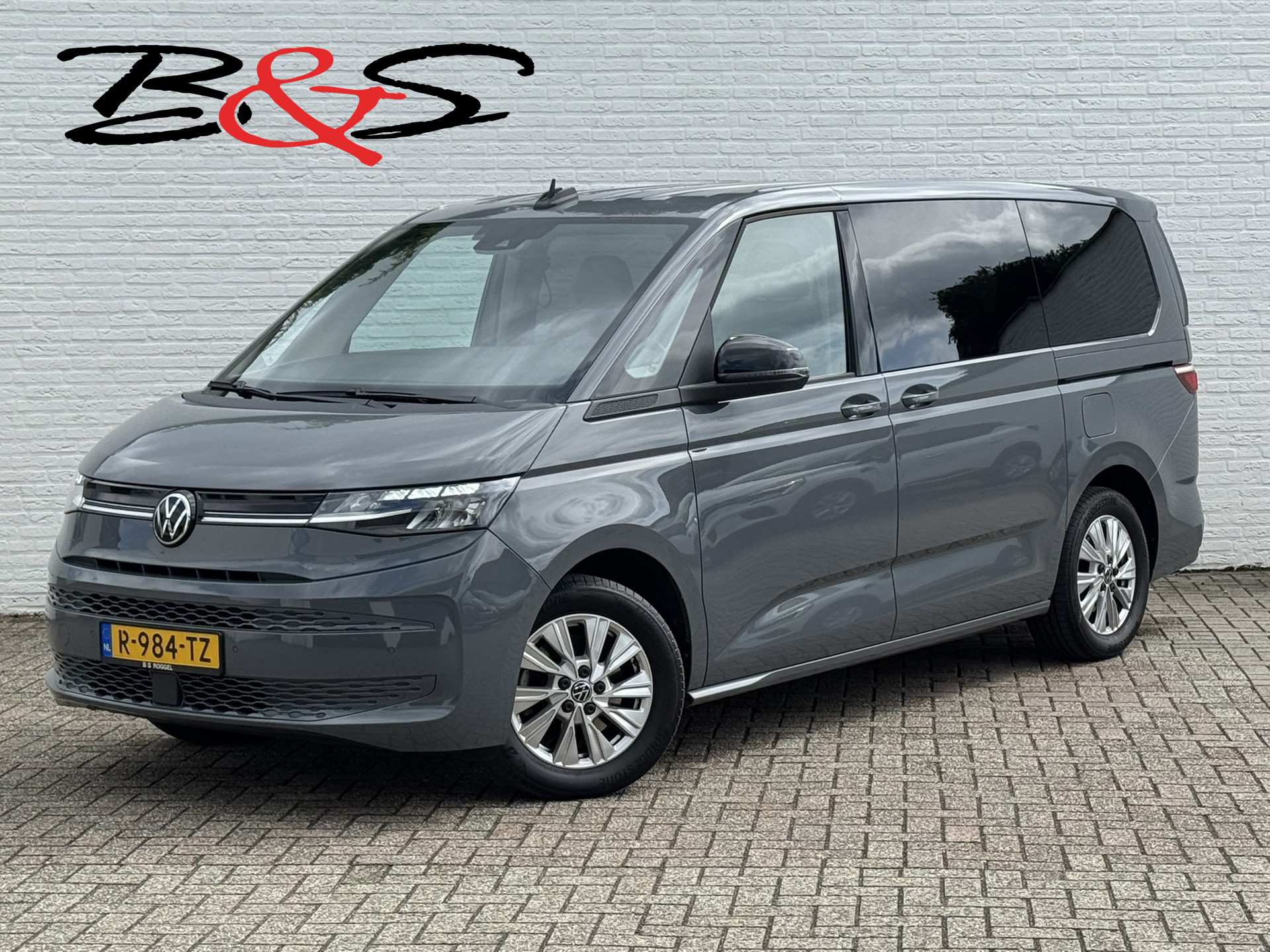 Volkswagen Multivan 1.4 eHybrid L2H1 Trekhaak 1600kg Camera Clima Cruise Navigatie Carplay 2022 - voorkant