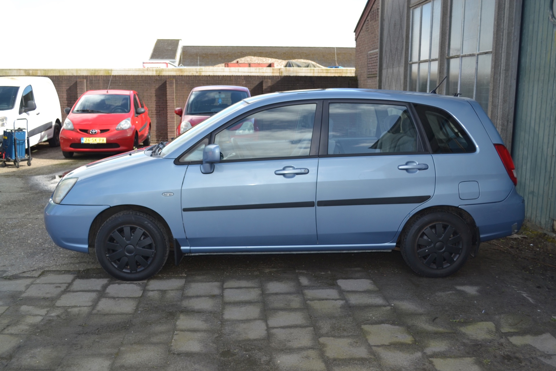 Foto van Suzuki Liana