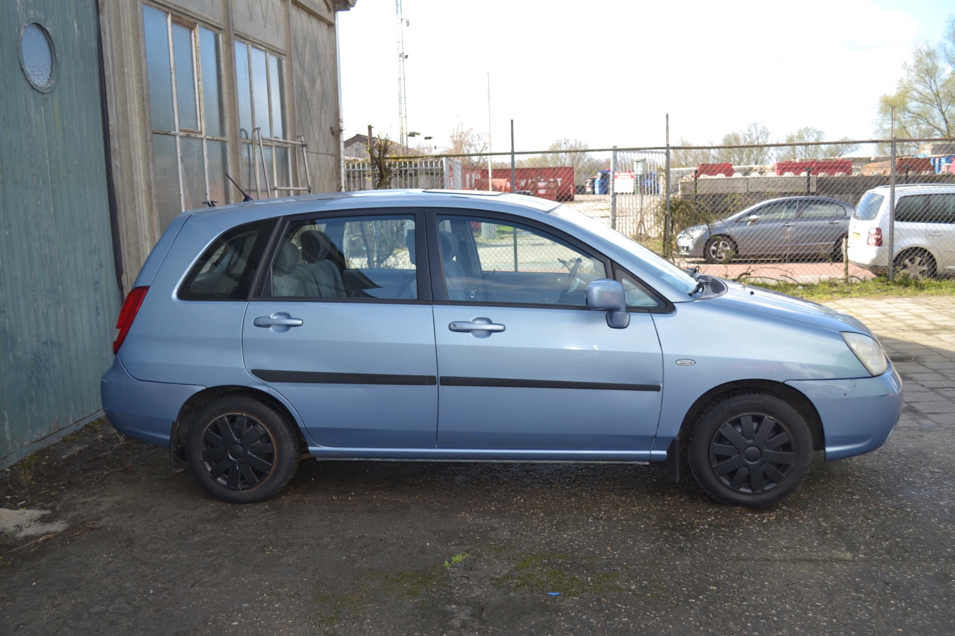 Foto van Suzuki Liana