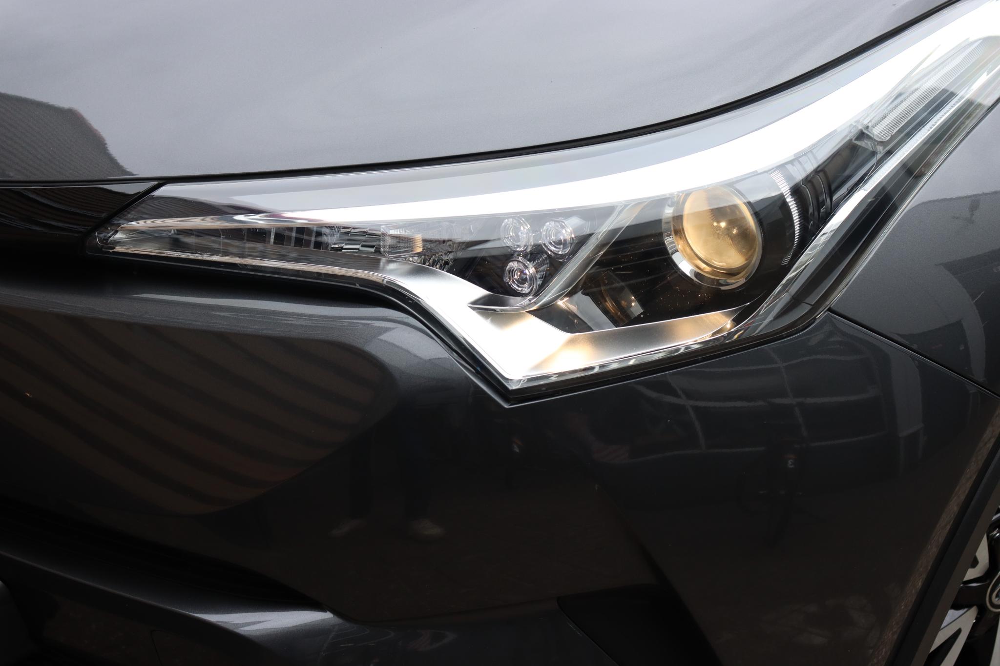 Foto van Toyota Toyota C-hr