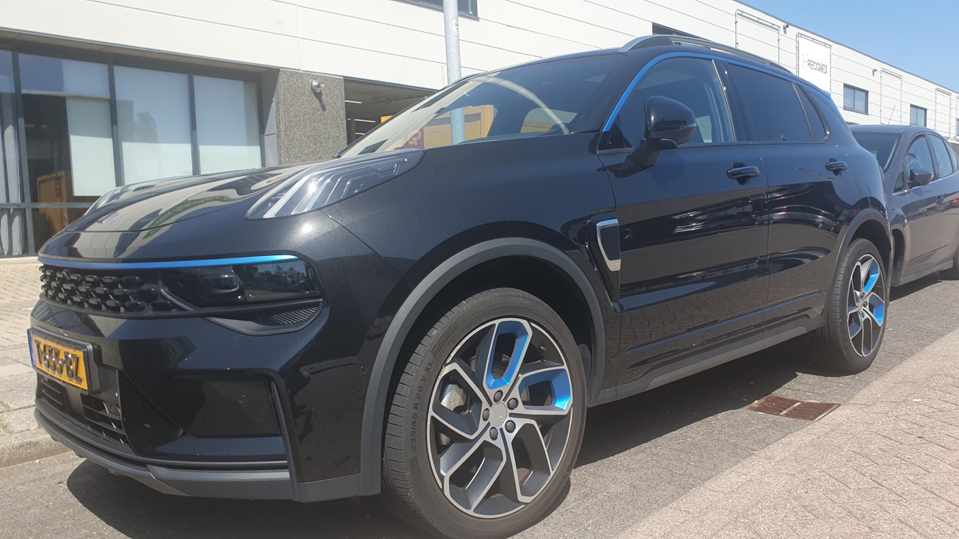 Foto van Lynk&co LYNK & Co 01