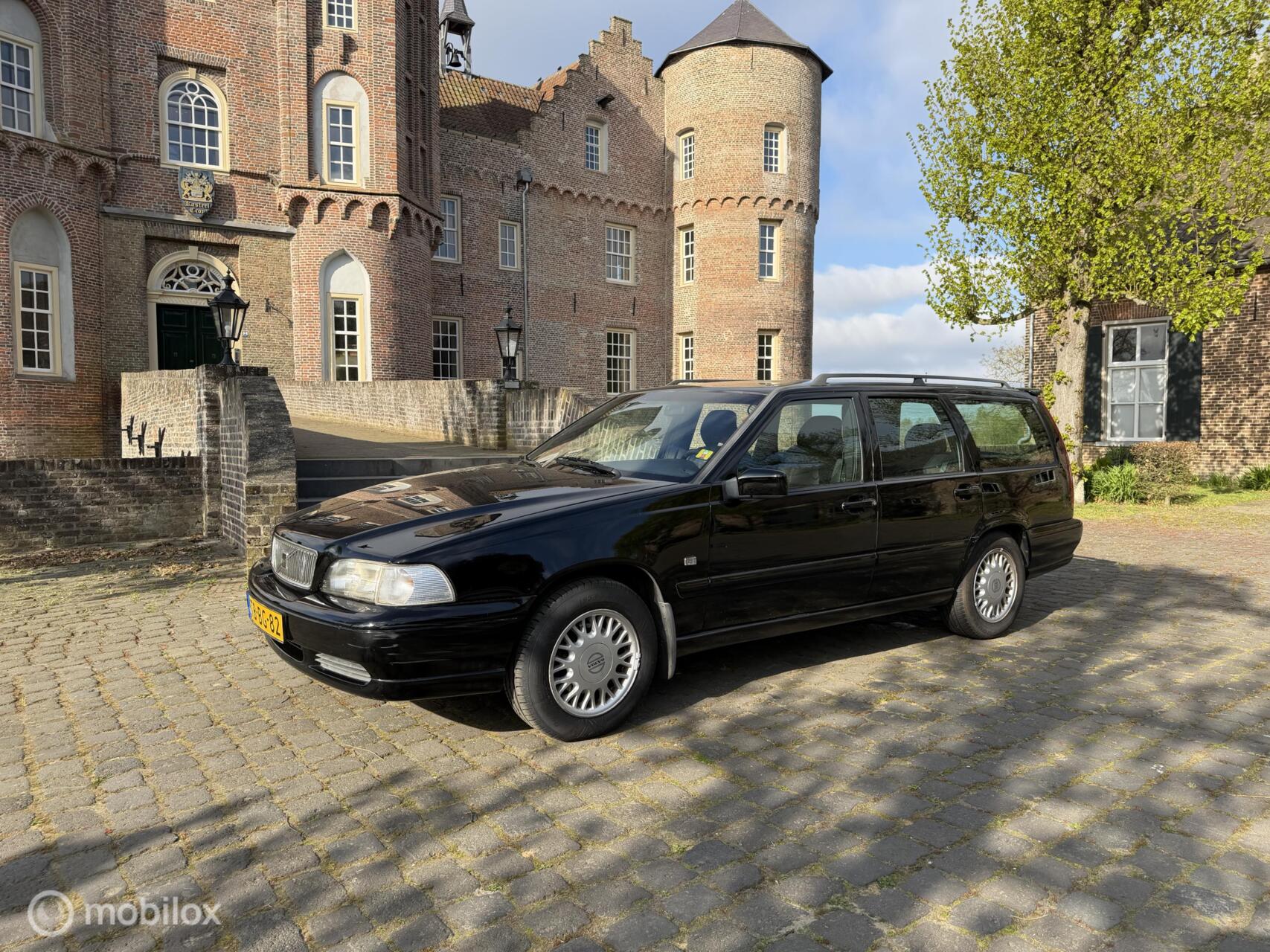 Volvo V70 2.5 Europa 1998 Zwart, koude airco, nieuwe APK! 1998 - voorkant