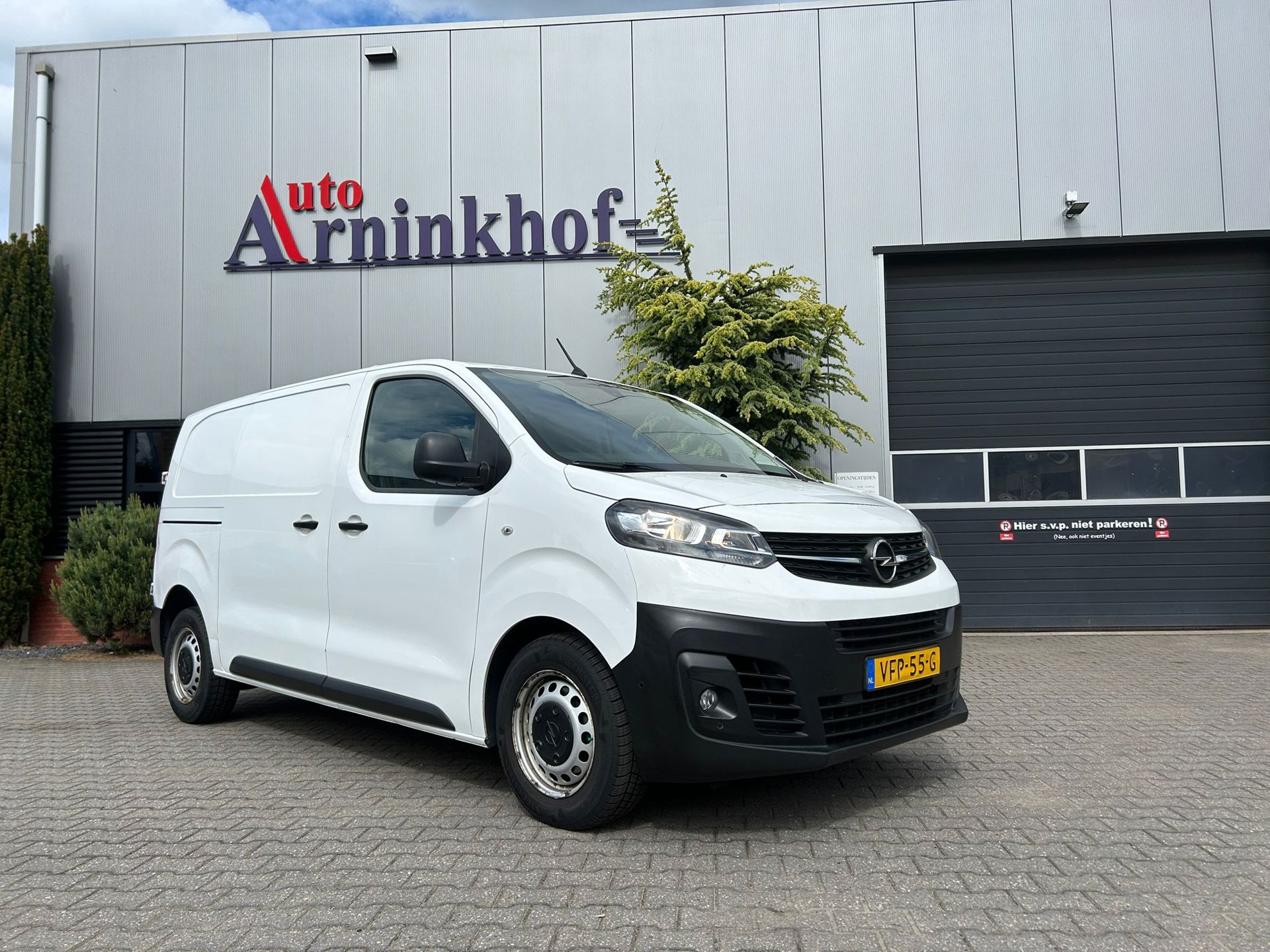 Opel Vivaro 2.0 CDTI L2H1 Edition 2020 - voorkant