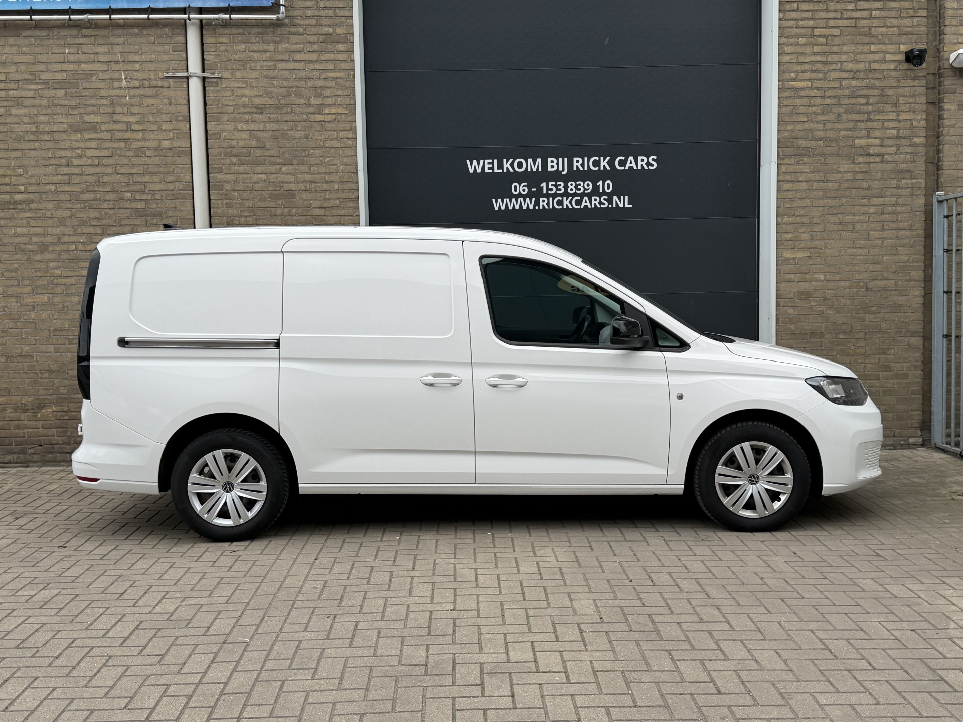 Foto van Volkswagen Caddy Modified Partition Wall