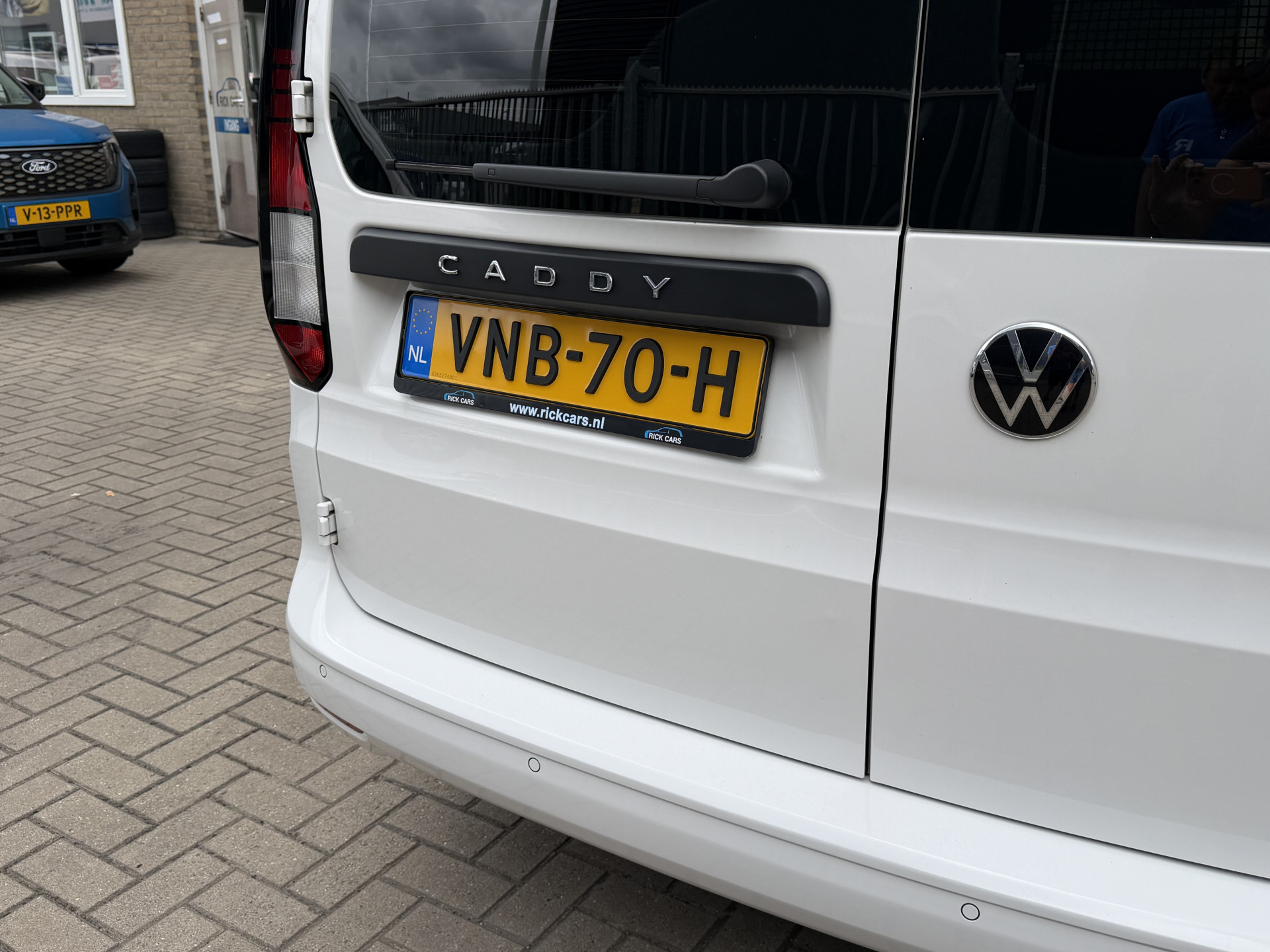 Foto van Volkswagen Caddy Modified Partition Wall