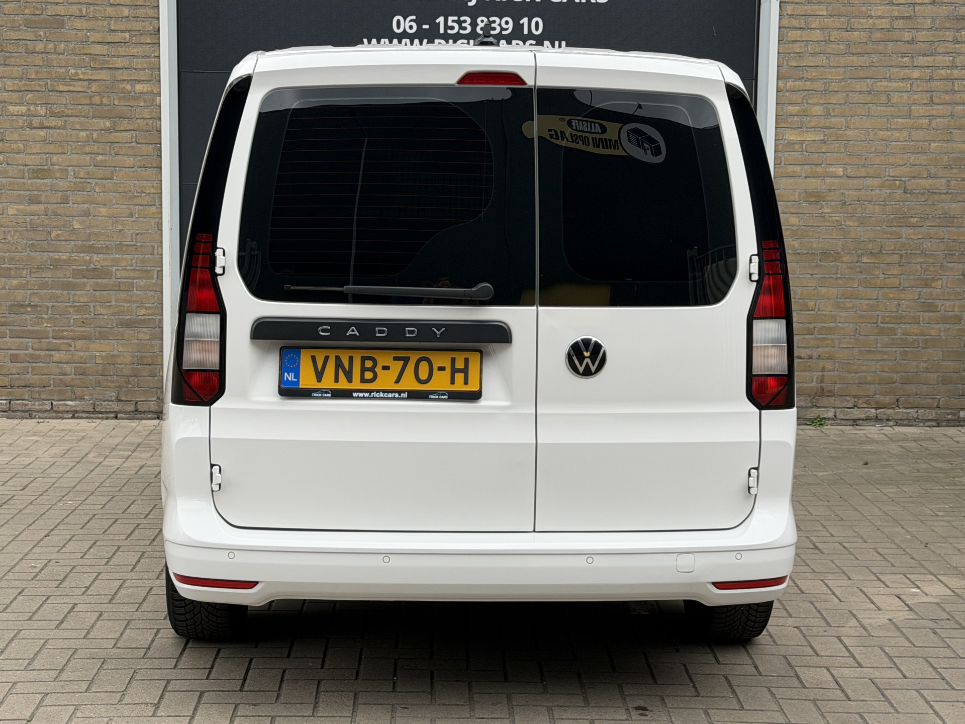 Foto van Volkswagen Caddy Modified Partition Wall