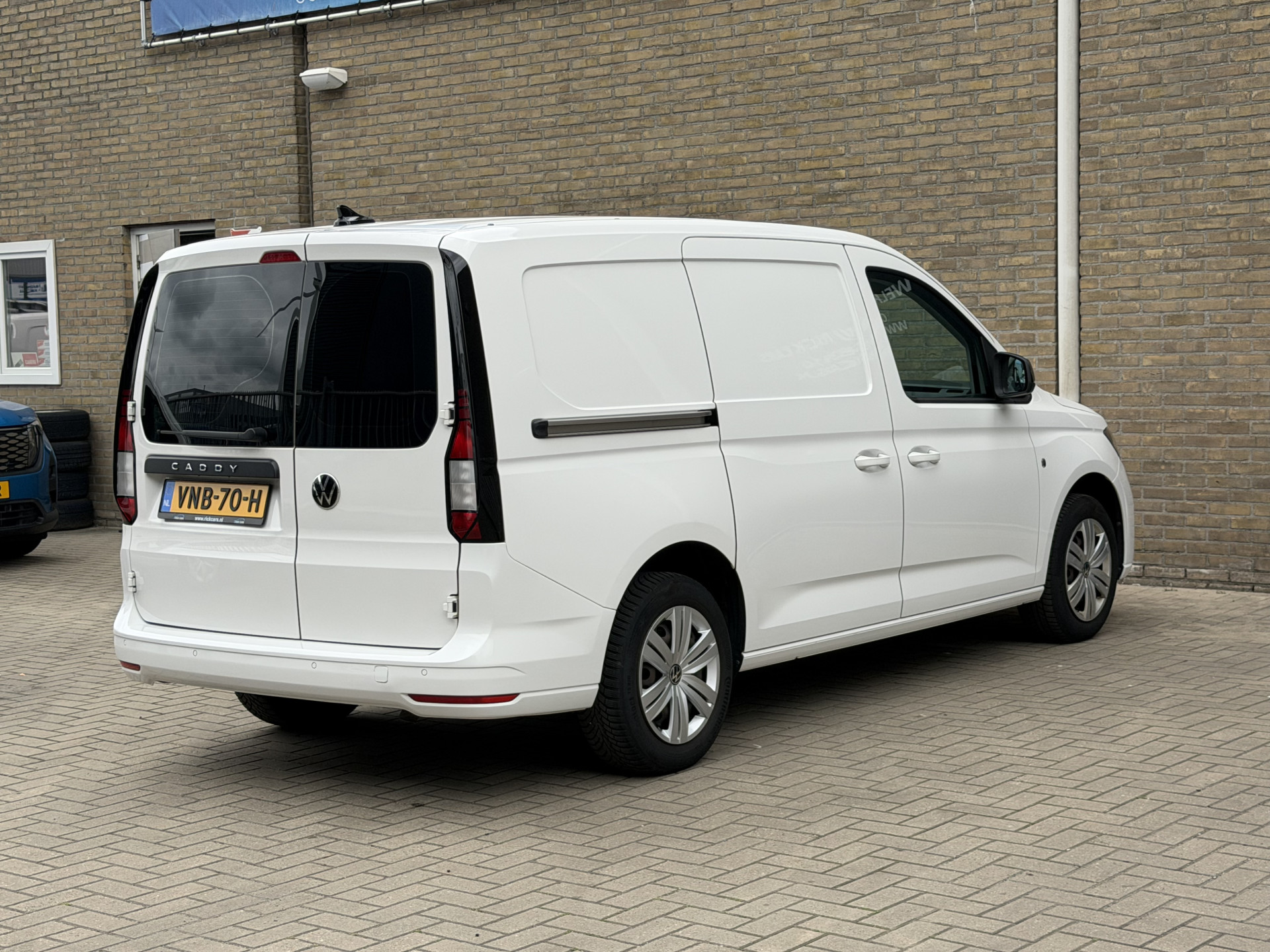 Foto van Volkswagen Caddy Modified Partition Wall