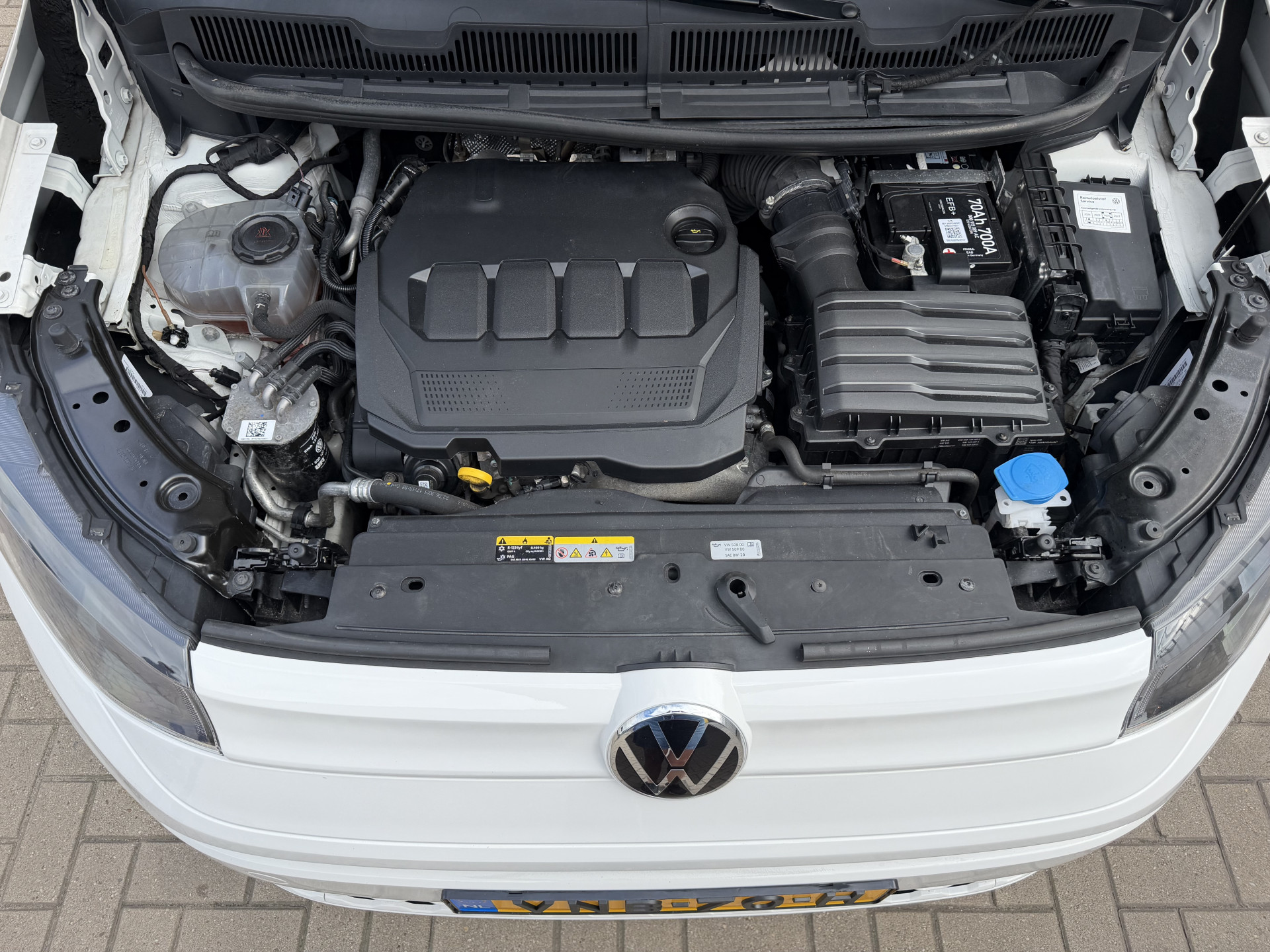 Foto van Volkswagen Caddy Modified Partition Wall