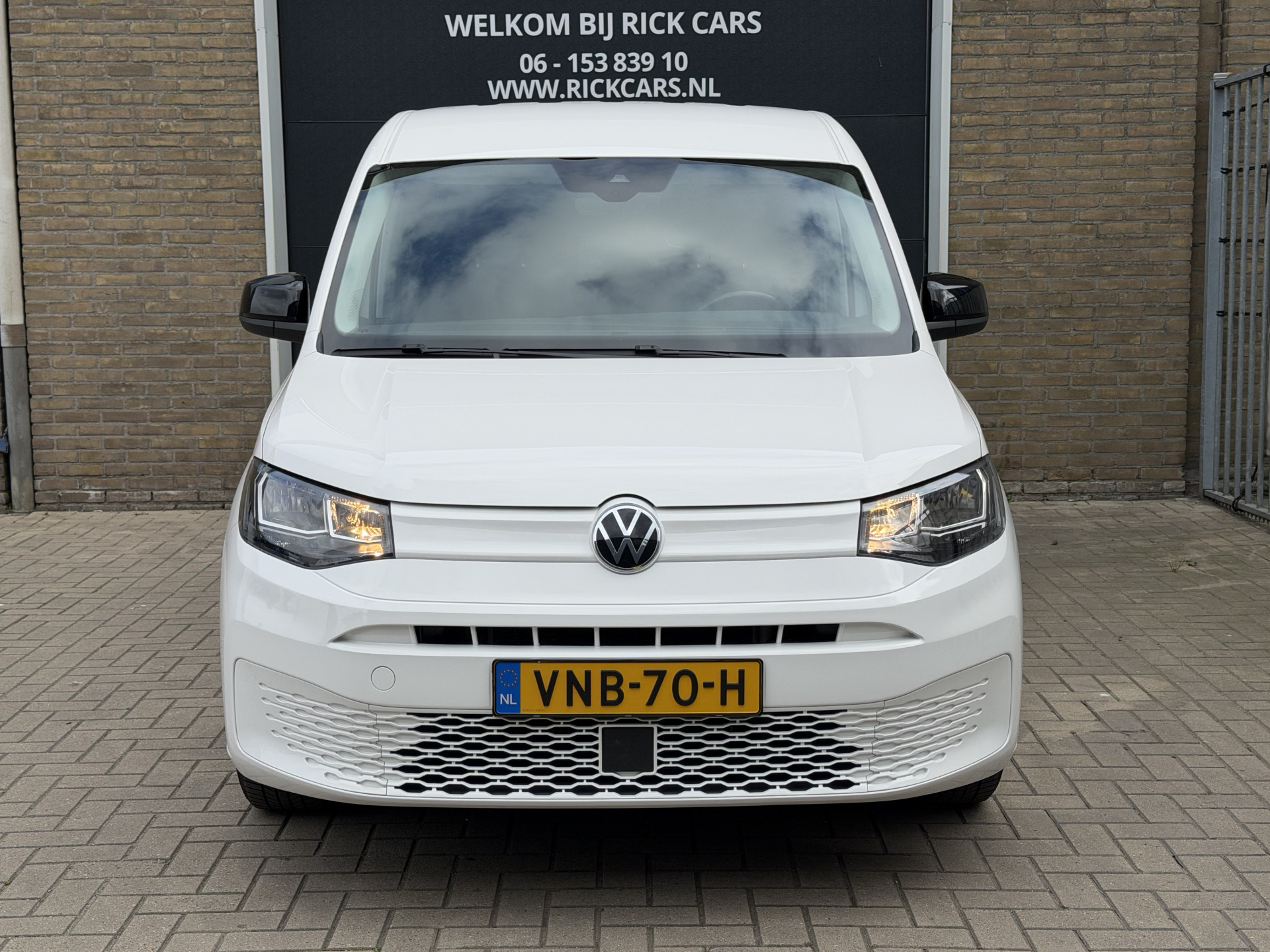 Foto van Volkswagen Caddy Modified Partition Wall