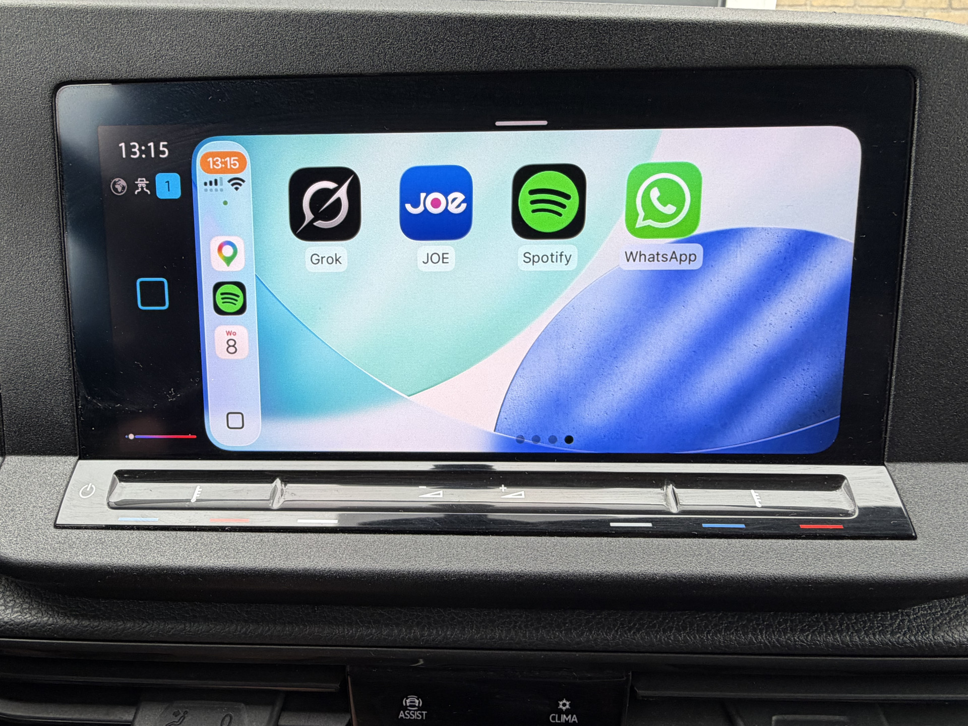 Foto van Volkswagen Caddy Modified Partition Wall