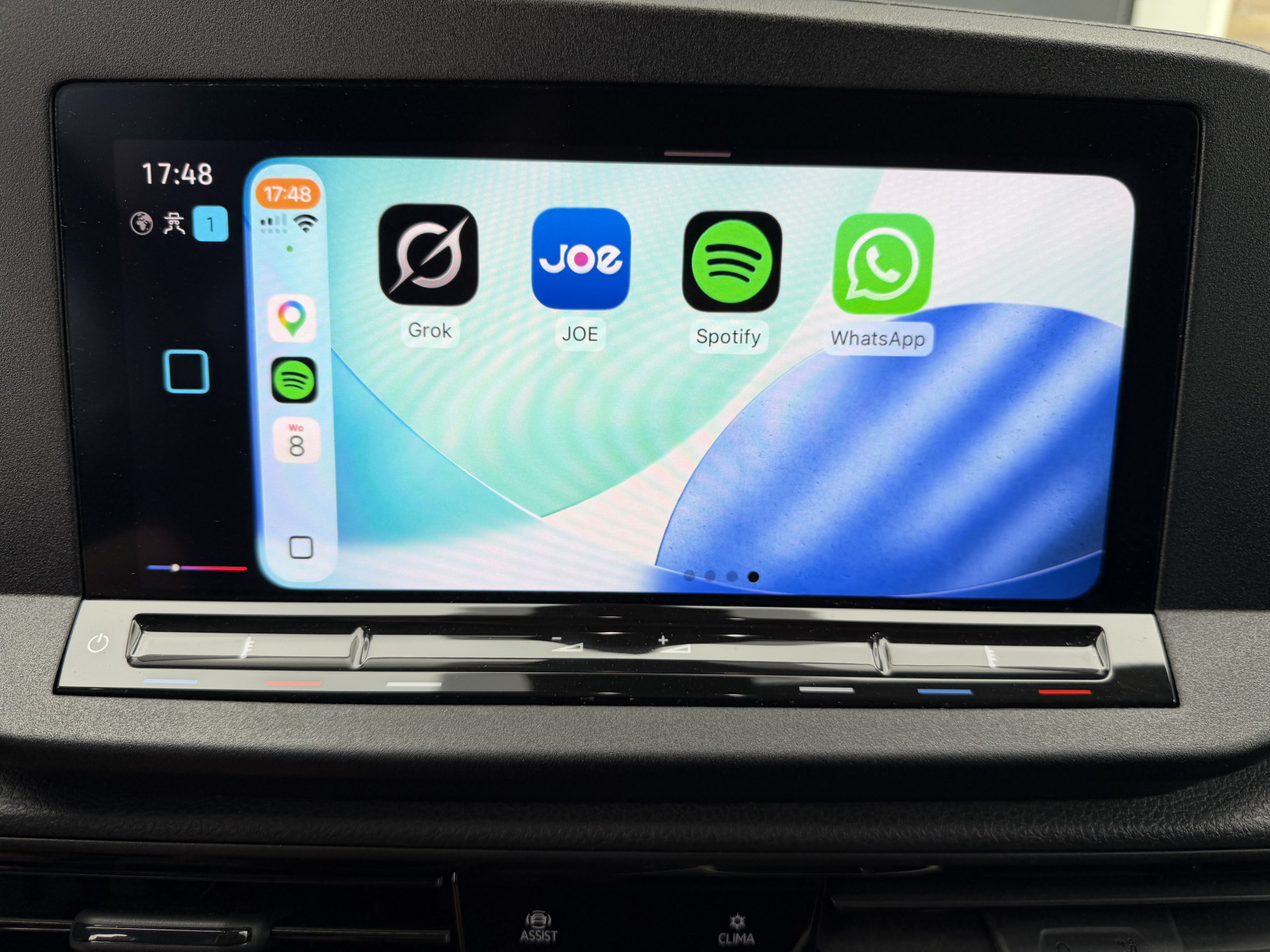 Foto van Volkswagen Caddy Modified Partition Wall