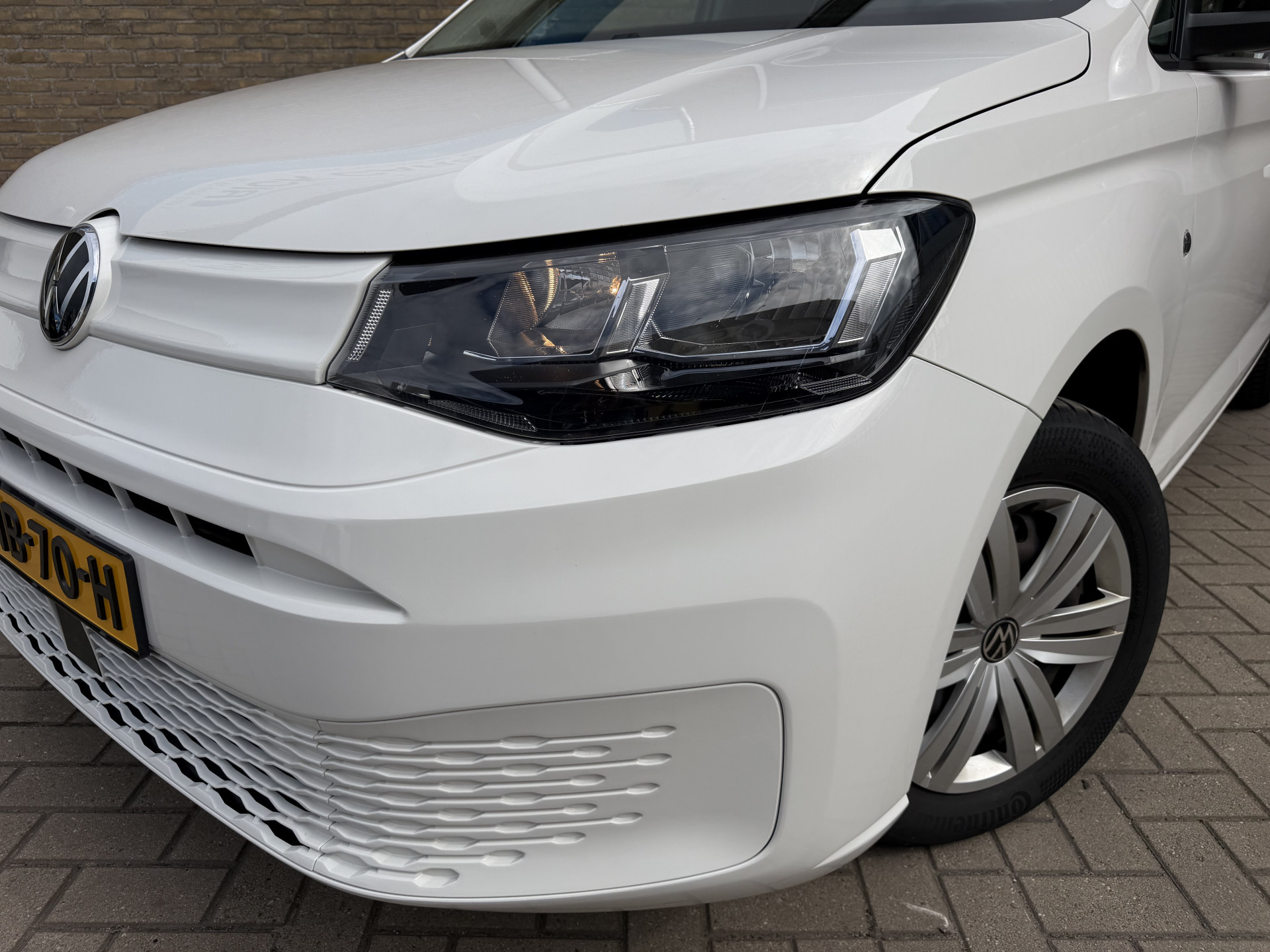 Foto van Volkswagen Caddy Modified Partition Wall