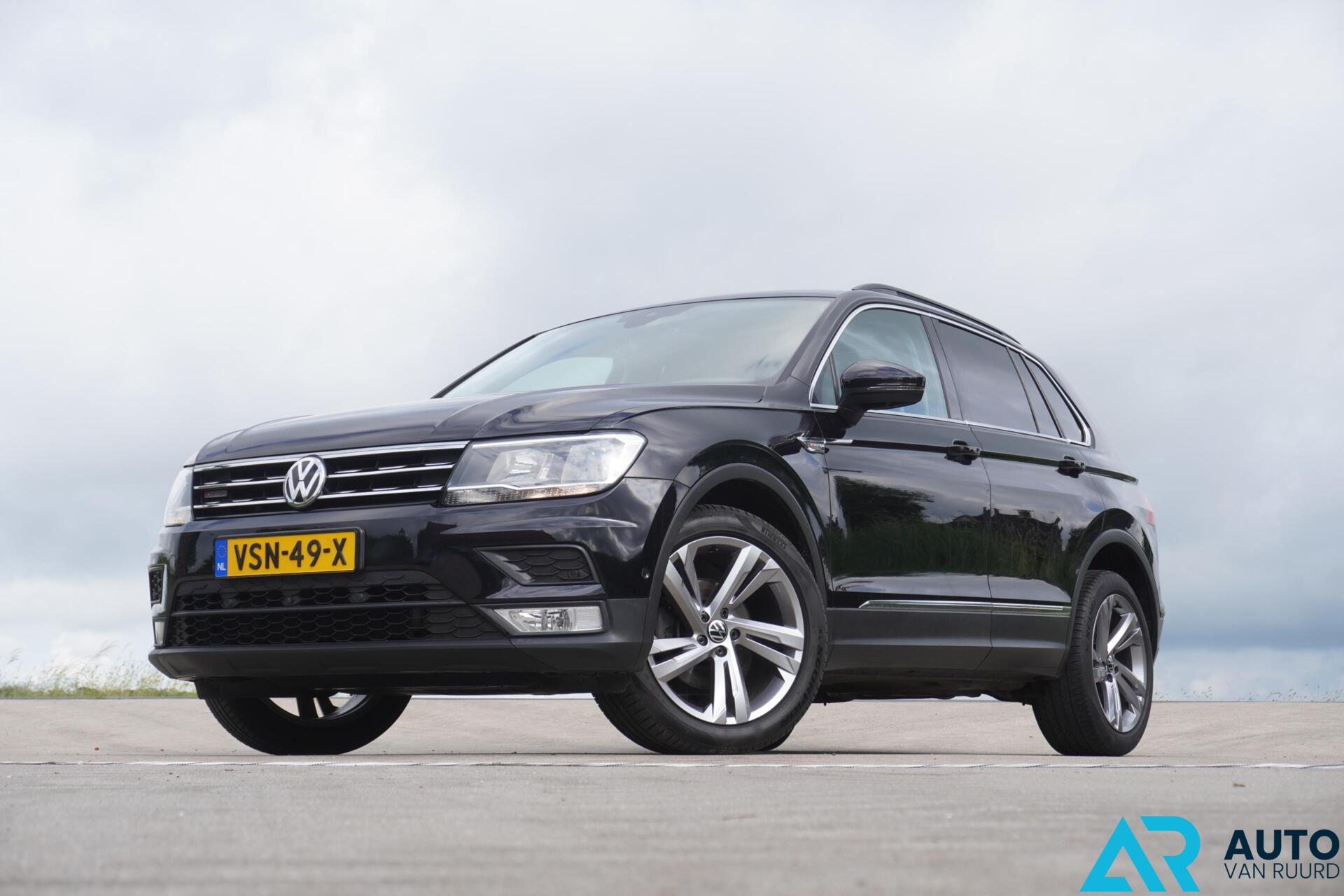 Volkswagen Tiguan 2.0 TDI 4Motion * Grijs kenteken * MARGE 2016 - voorkant