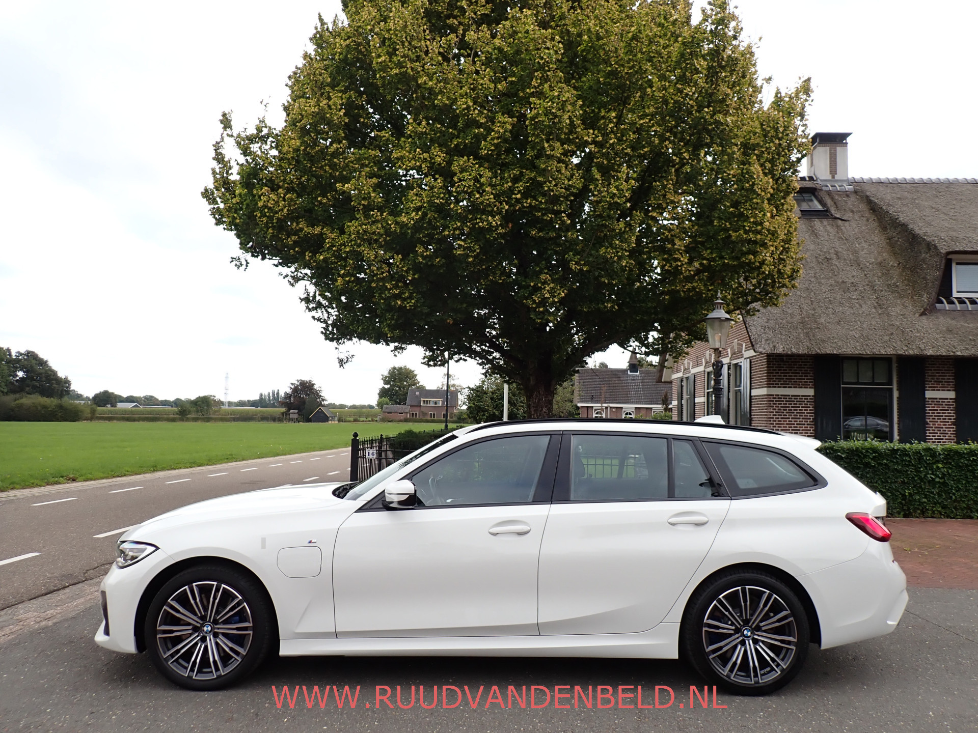 Foto van BMW 330e