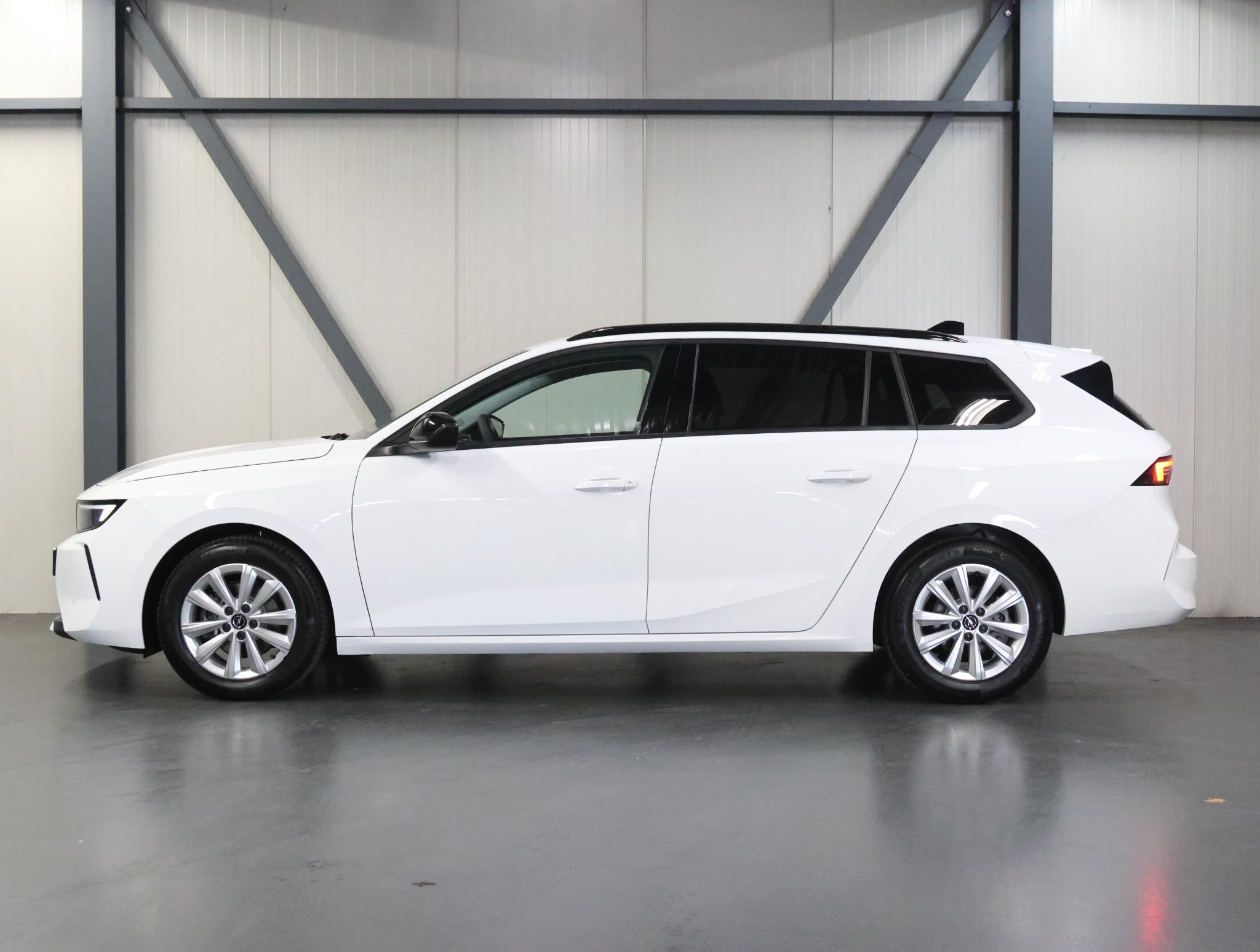Foto van Opel Astra Sports Tourer