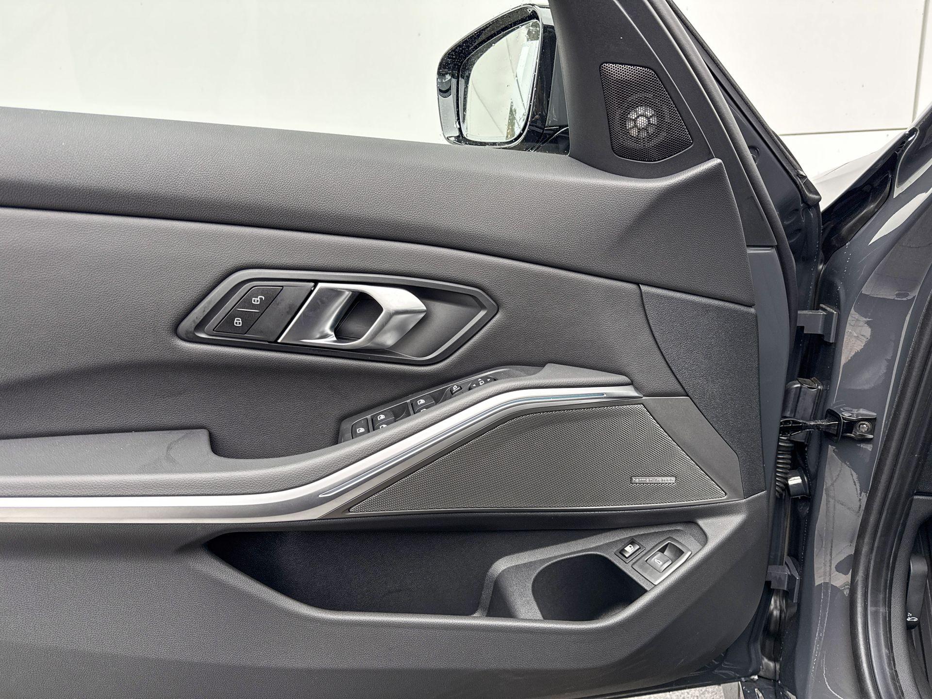 Foto van BMW 330e