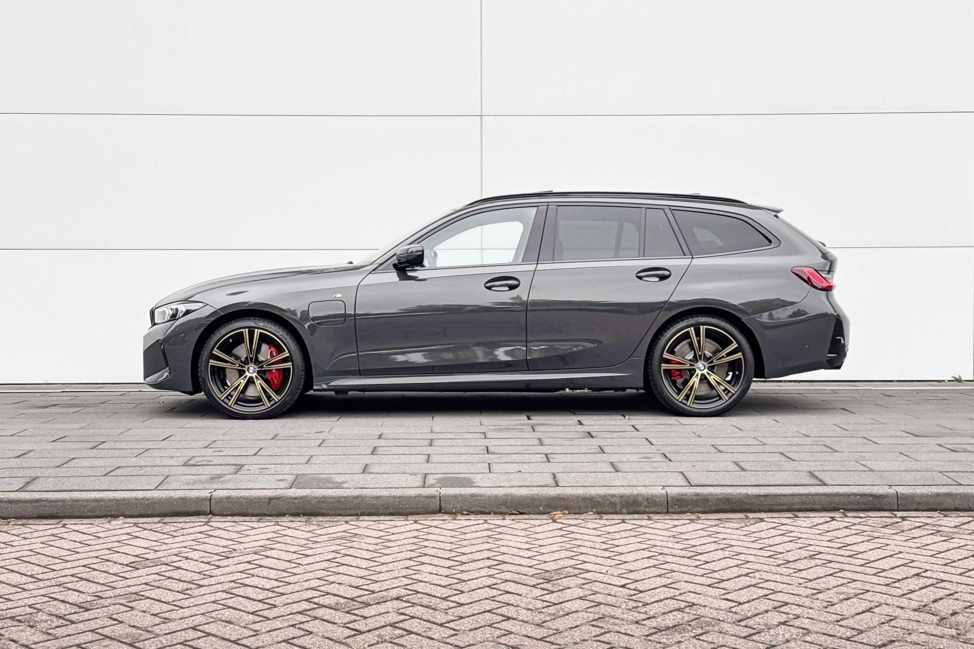 Foto van BMW 330e