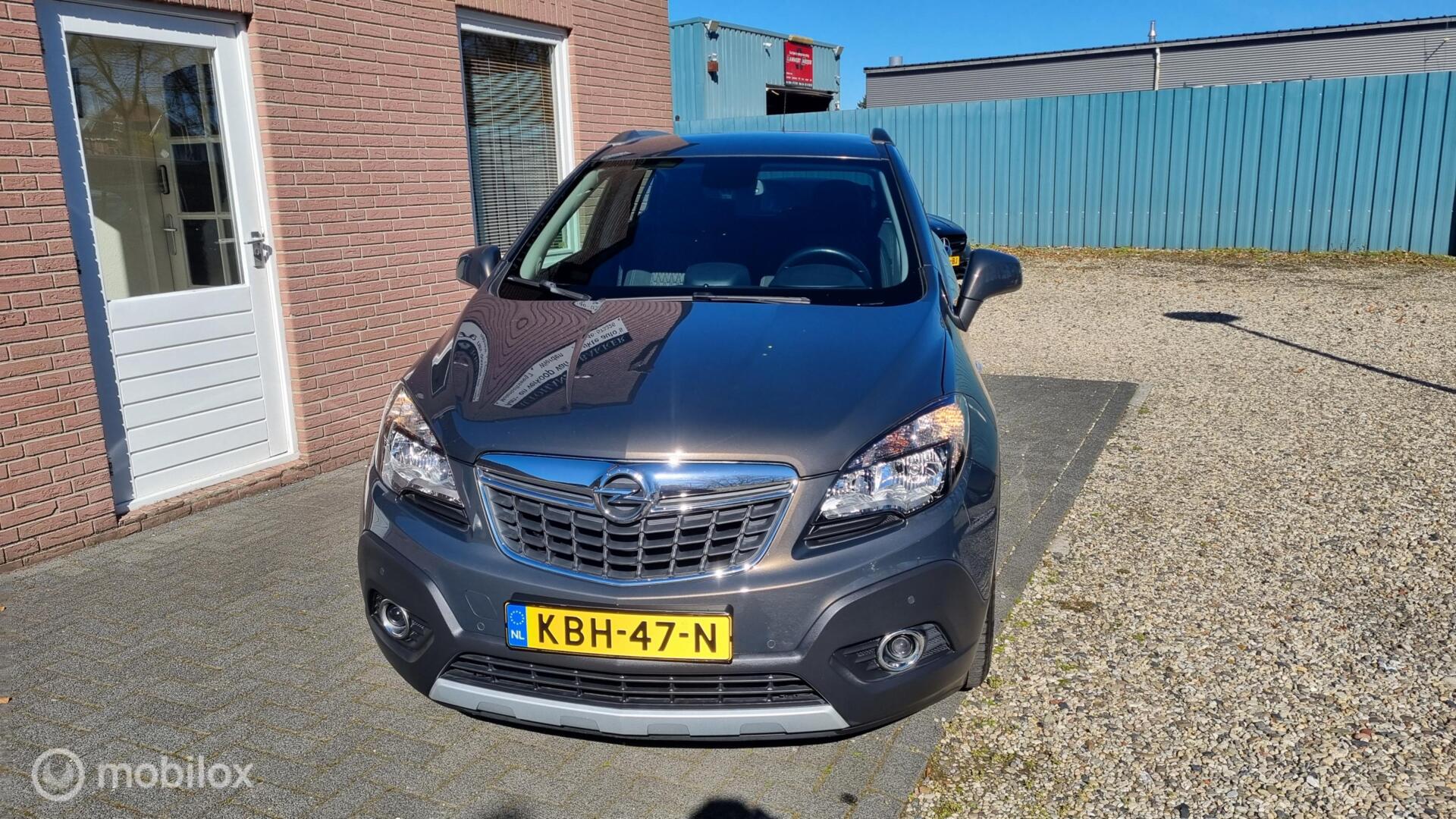 Opel Mokka 1.4 T Cosmo sportvelgen ,140 pk , stuurverwarming , stoelverwarming, 2015 - voorkant