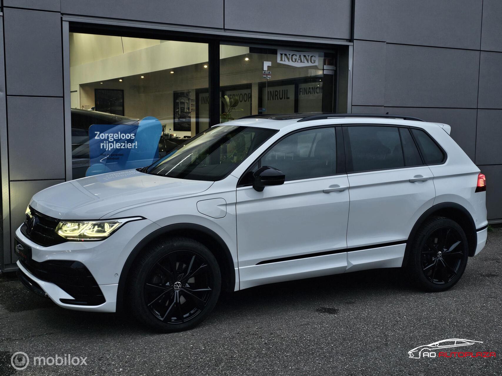 Volkswagen Tiguan 1.4 TSI eHybrid 3x R-line Panorama/Keyless/Black style 2022 - voorkant
