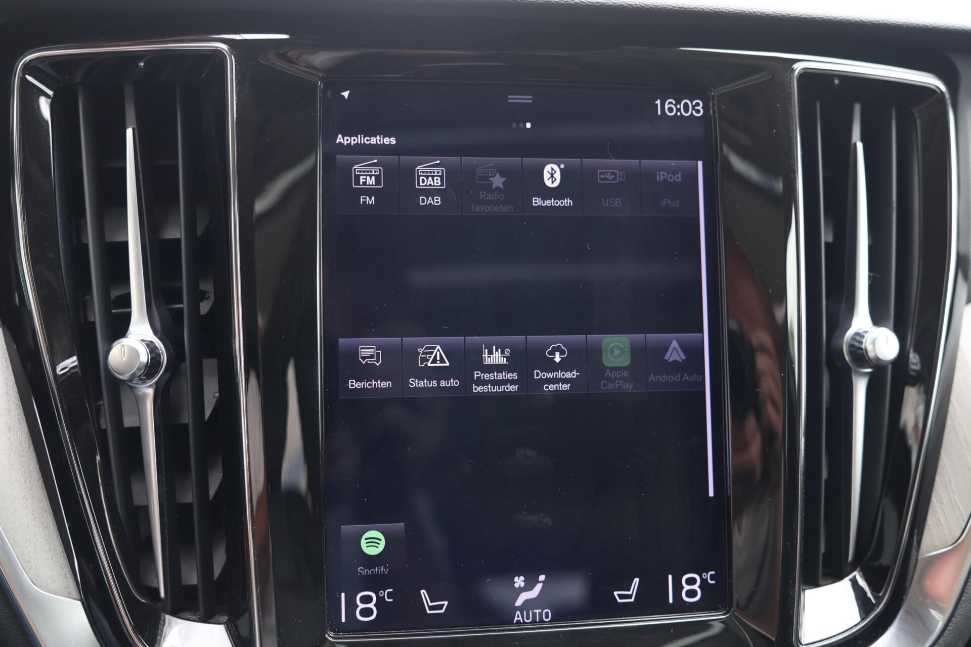 Foto van Volvo V60 T8 Twin Engine