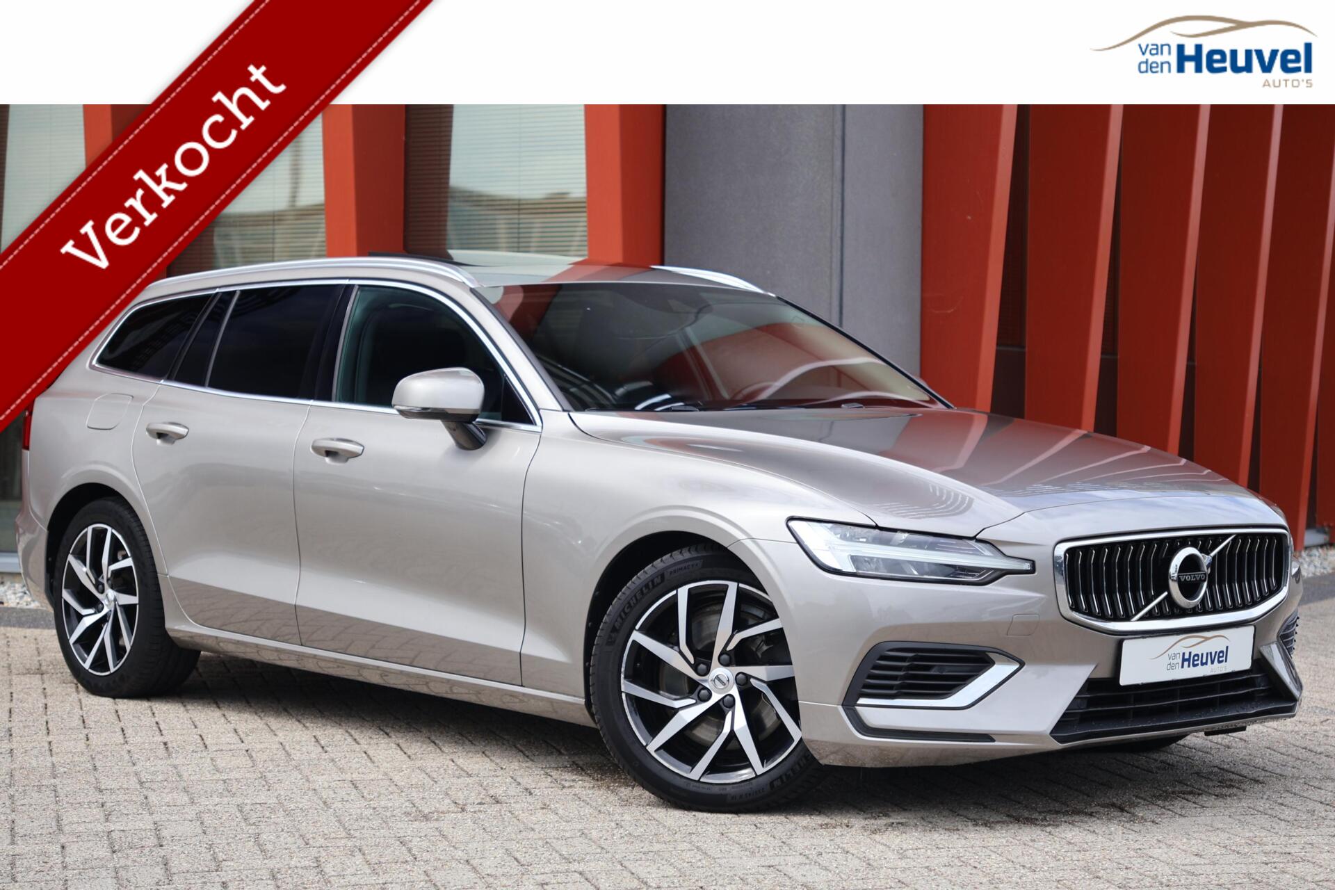 Volvo V60 T8 Twin Engine T8 Recharge AWD Inscription | Trekhaak | Stoelverwarming | Leder | Panoramadak | Parkeercamera | Keyless 2020 - voorkant