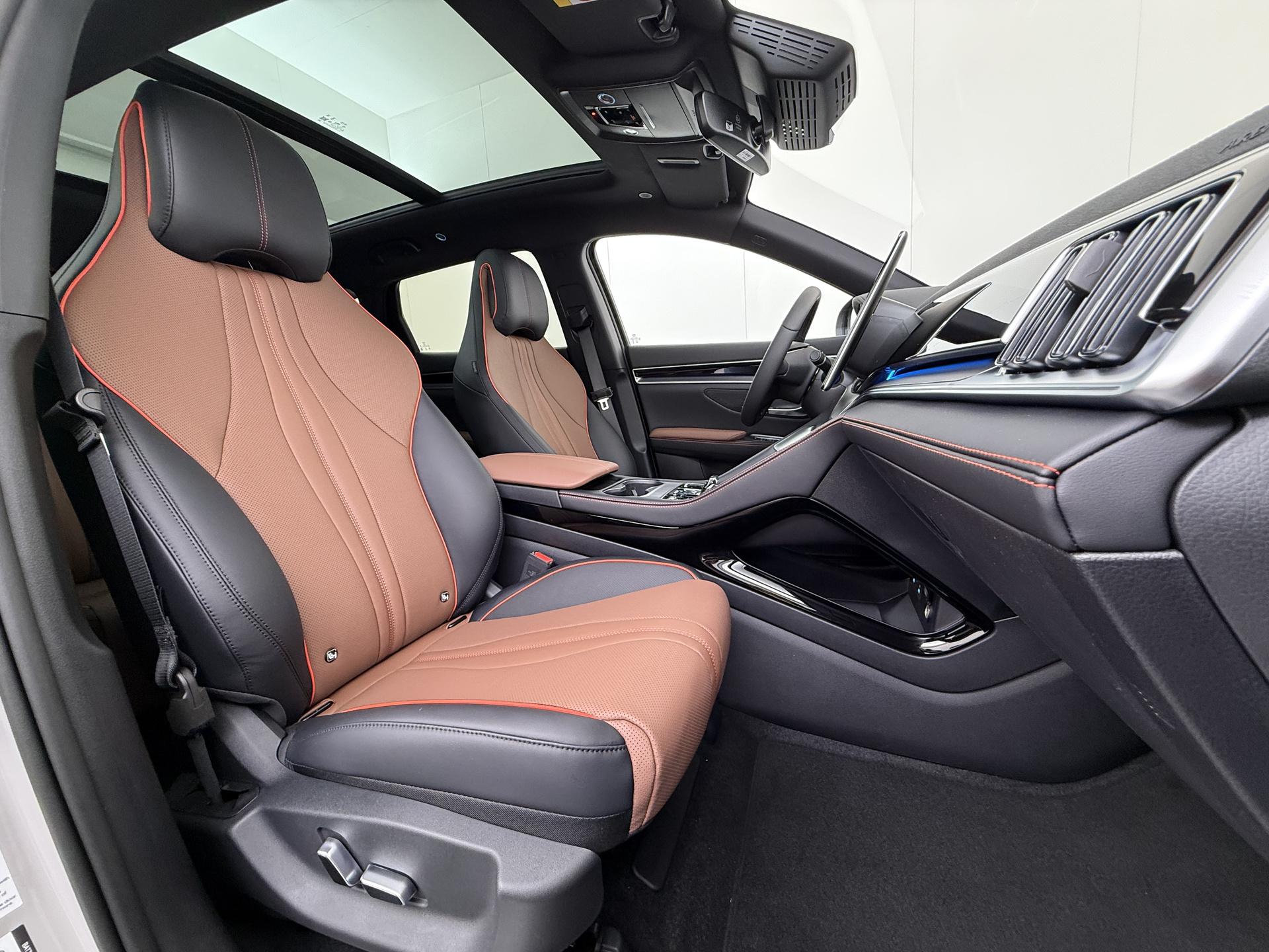 Foto van BYD BYD Seal U Dm-i