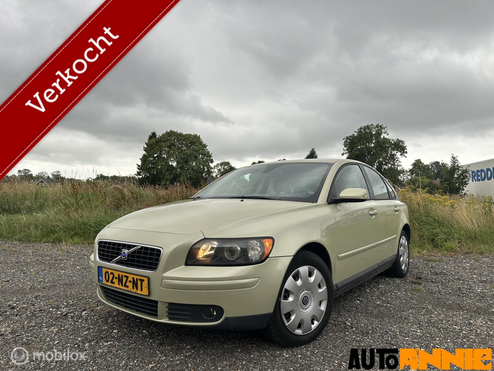 Volvo S40 2.4 Elan Clima Cruise Nieuwe APK NAP 2004 - voorkant