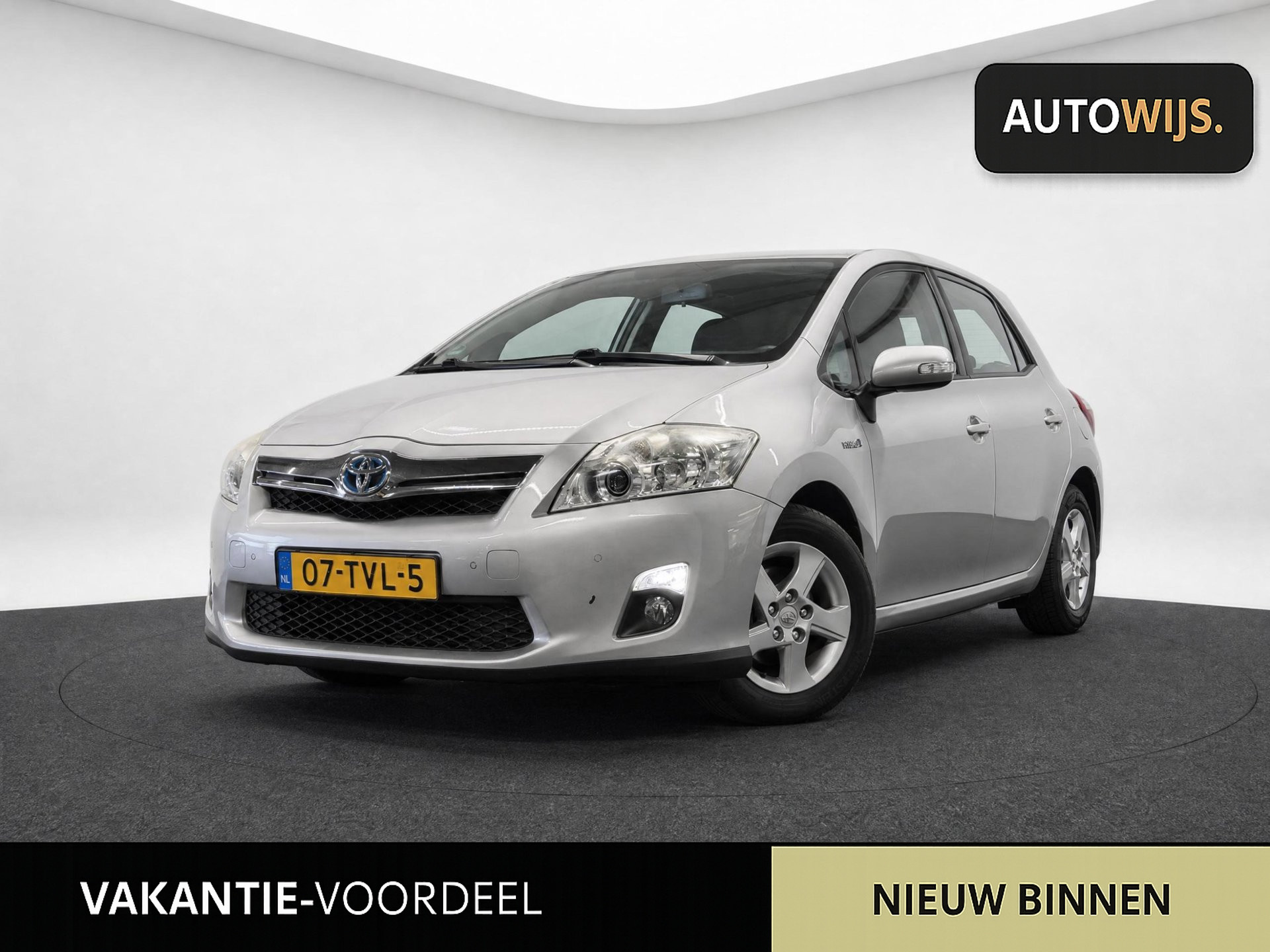 Toyota Toyota Auris 1.8 Full Hybrid Business|CAMERA|NL AUTO|XENON|GOED ONDERHOUDEN 2012 - voorkant