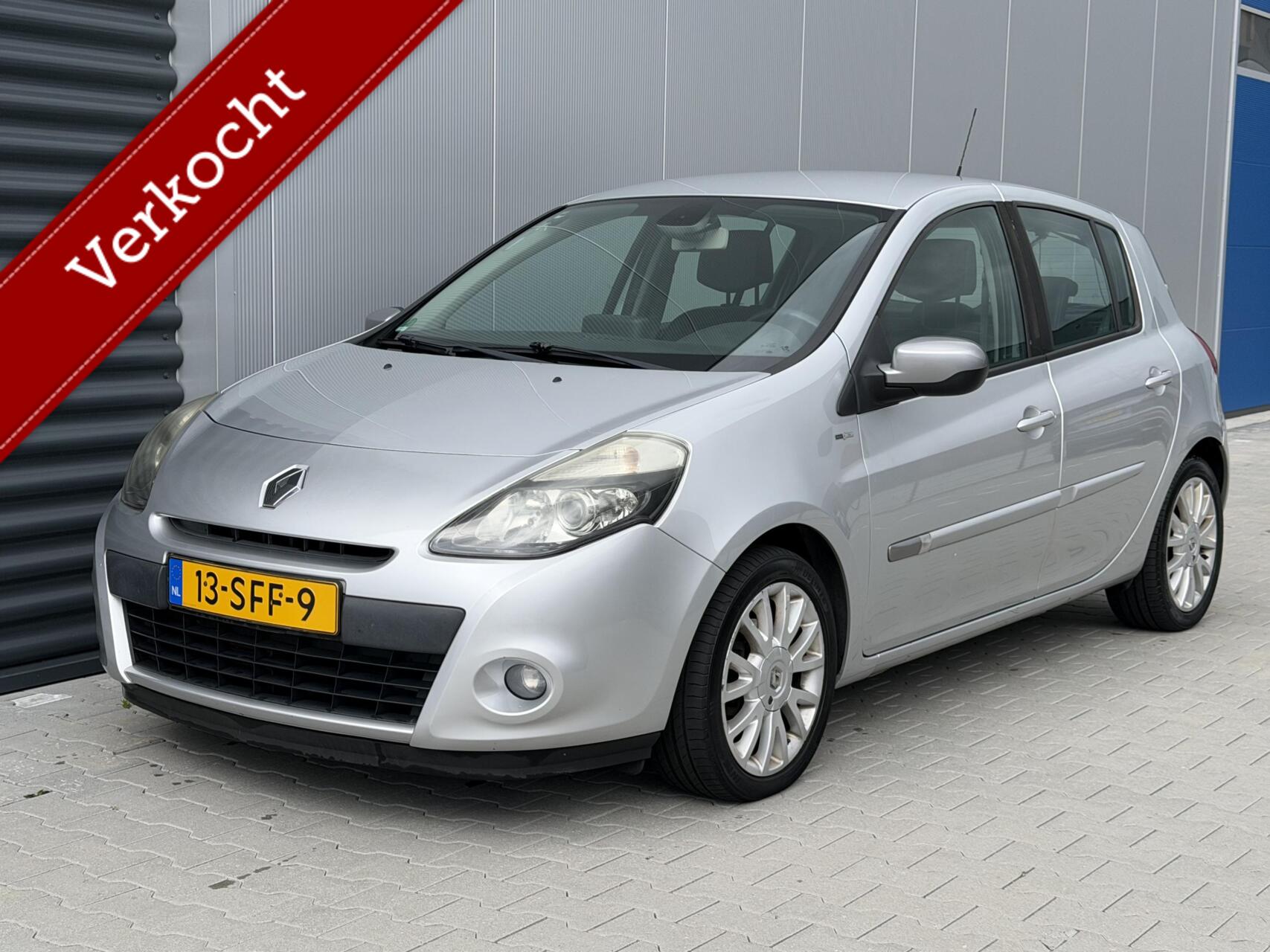 Renault Clio 1.5 dCi Night & Day 2011 - voorkant