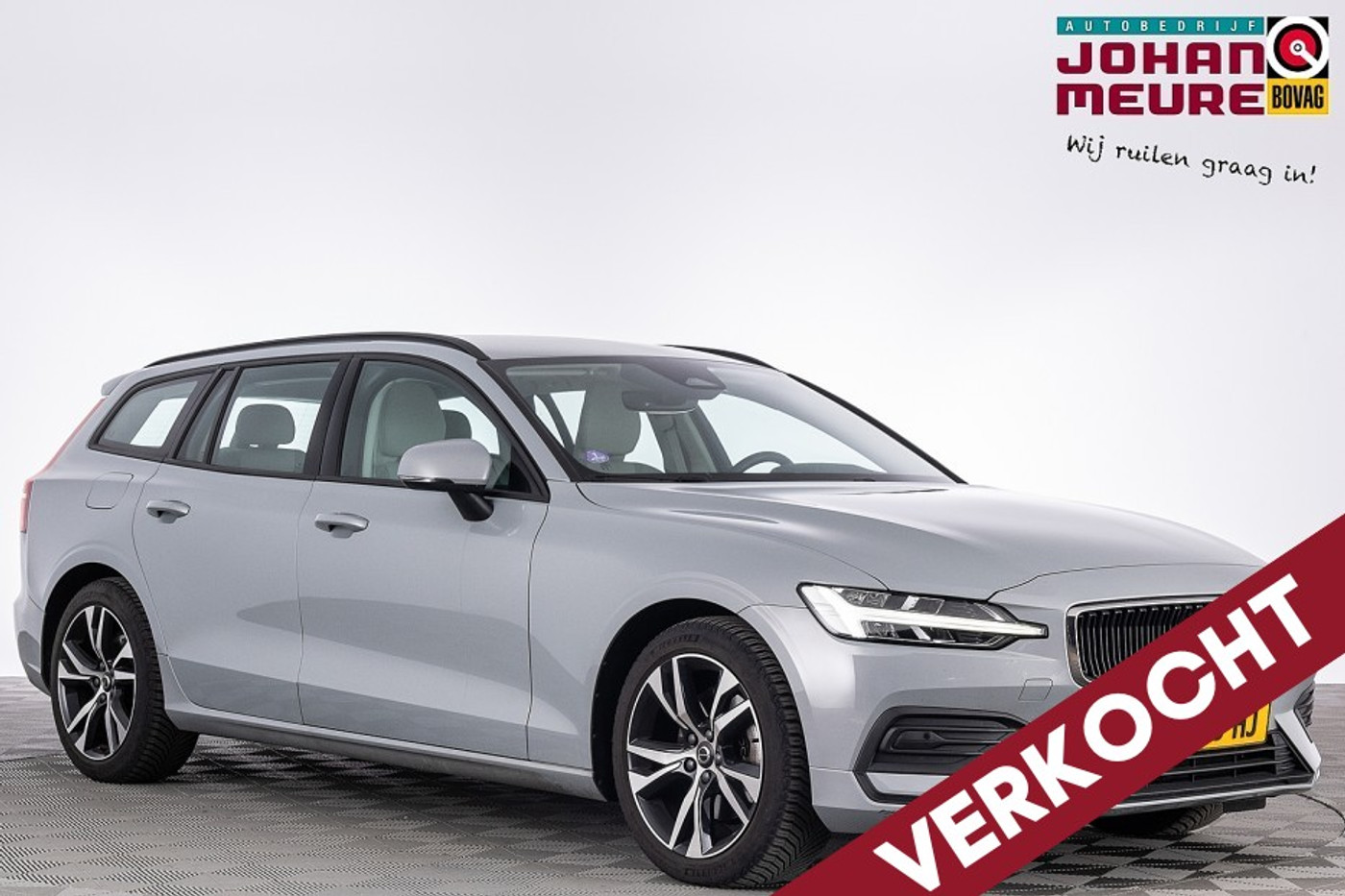Volvo V60 2.0 B3 Essential ✅ 1e Eigenaar . 2023 - voorkant