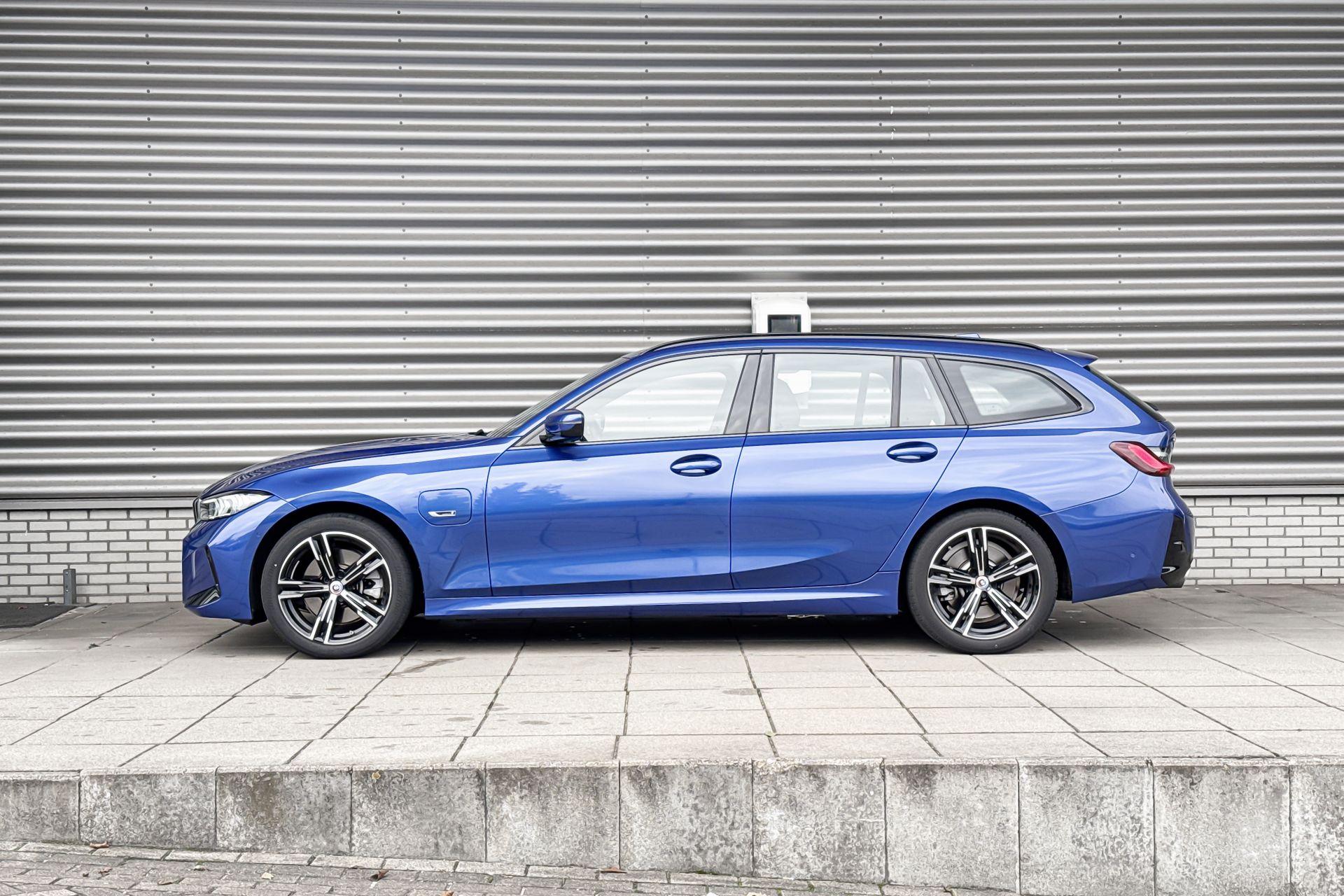 Foto van BMW 330e xDrive