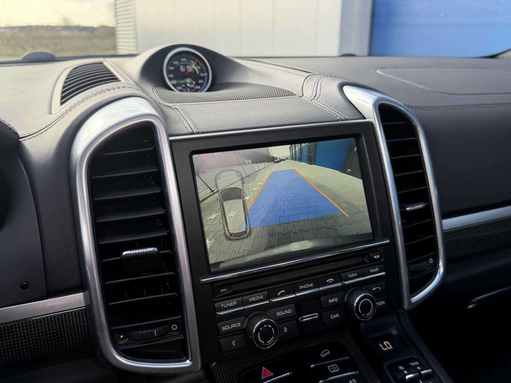 Foto van Porsche Cayenne GTS