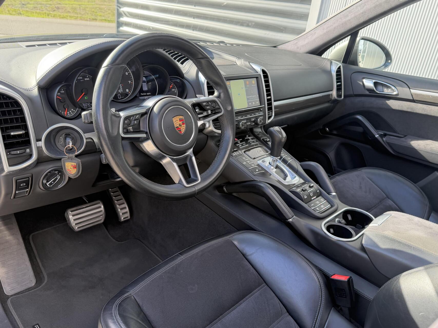 Foto van Porsche Cayenne GTS