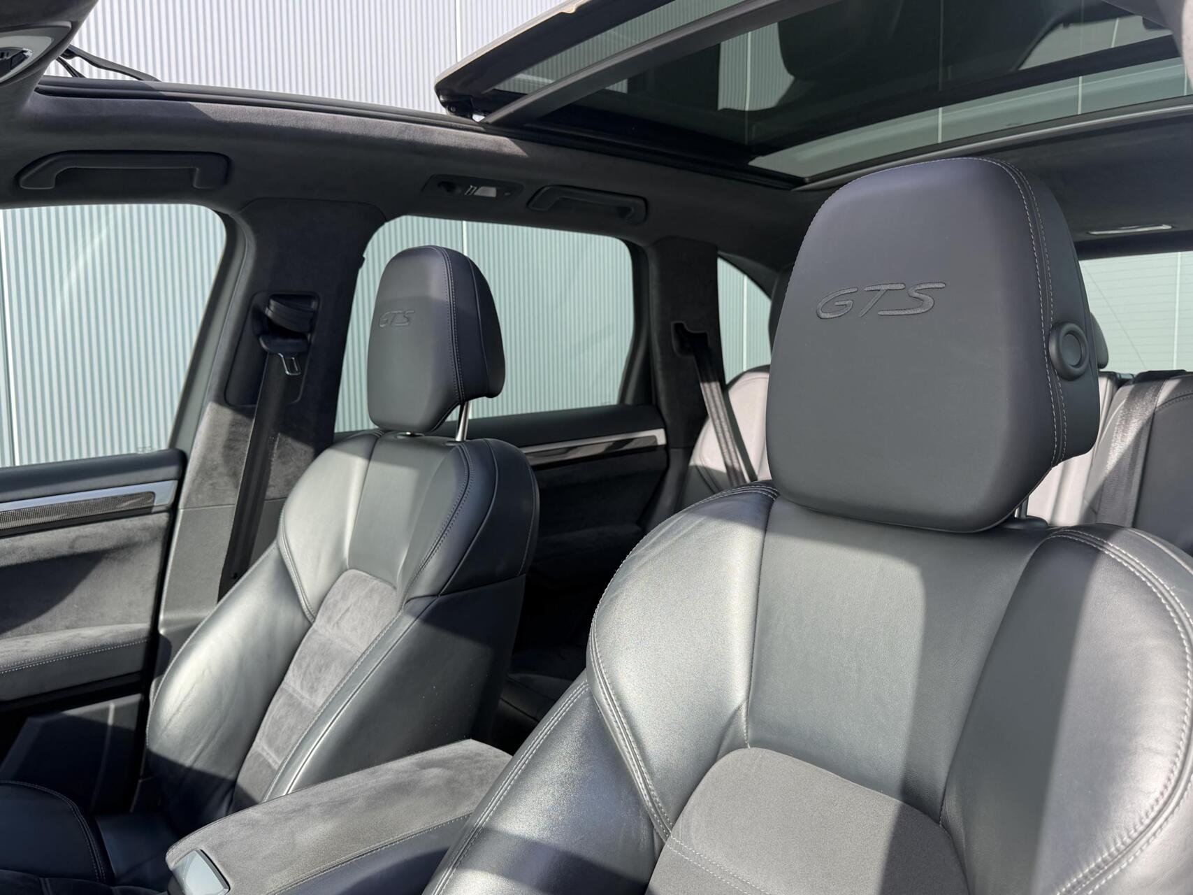 Foto van Porsche Cayenne GTS