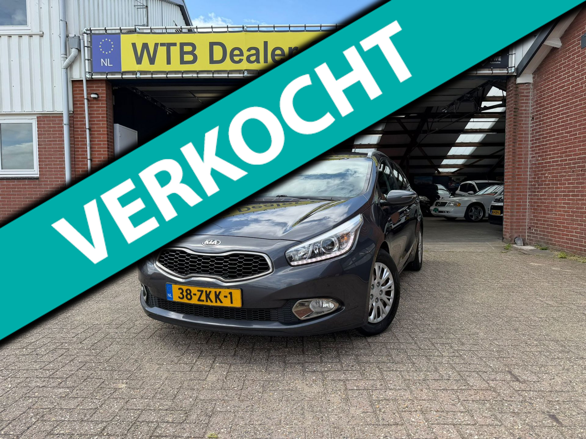 Kia Cee D 1.6 GDI Plus Pack, Trekh, Camera, Navi, Airco-ACC 2013 - voorkant