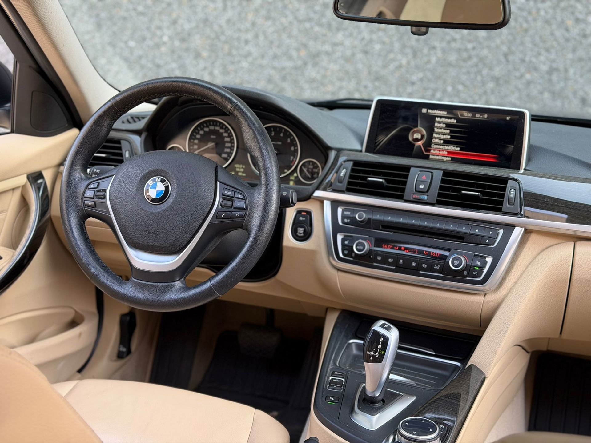 Foto van BMW 328i