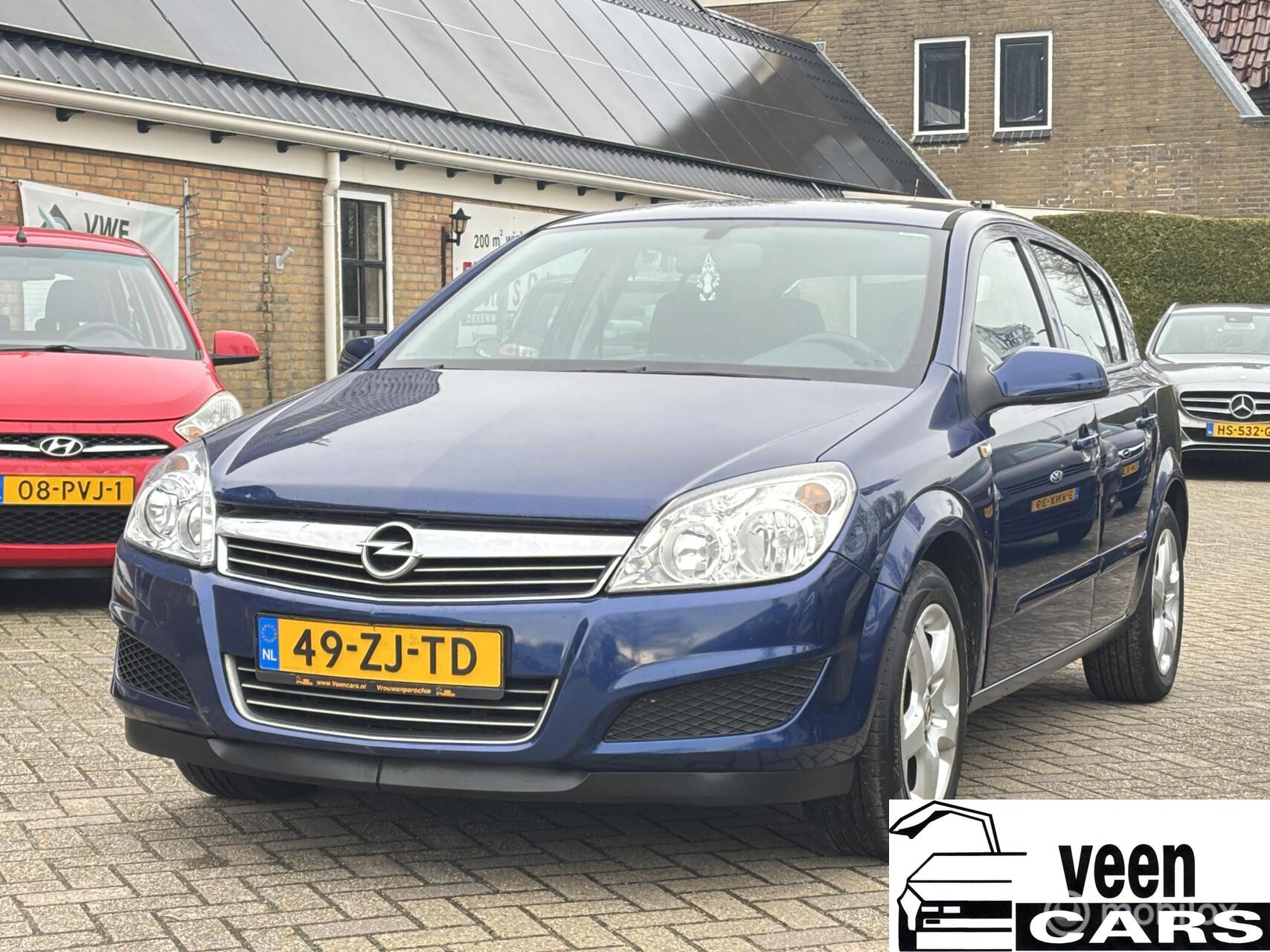 Opel Astra 1.6 Temptation ((keurige auto)) 2008 - voorkant