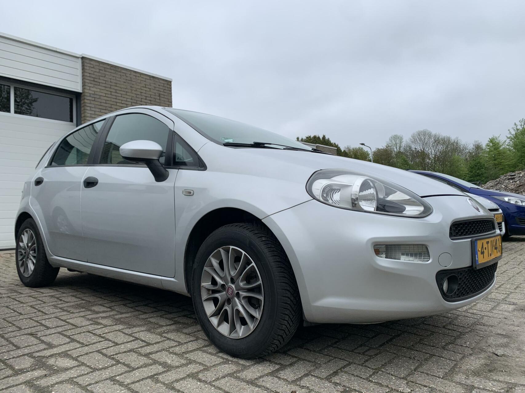 Fiat Punto Evo 1.2 Dynamic 5DR LPG G3 NAP Airco Elektrische ramen 2012 - voorkant