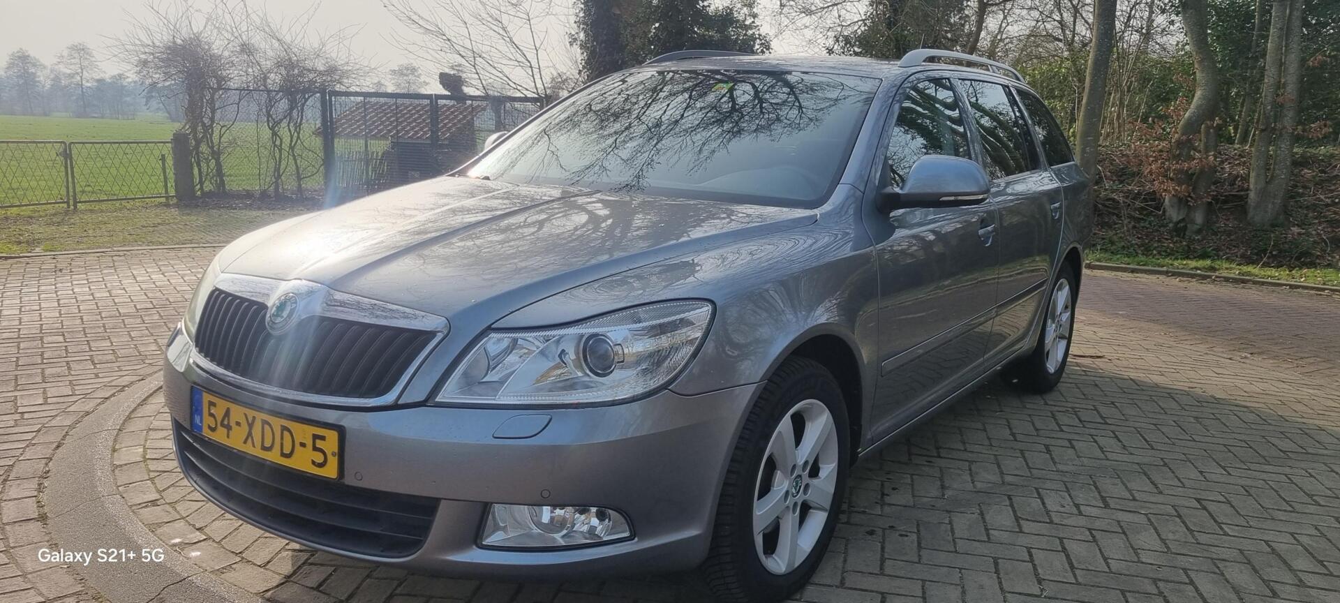 Skoda Octavia 1.4 TSI Greentech Elegance Business Line?€5449,-?keurige en onderhouden auto ! 2012 - voorkant