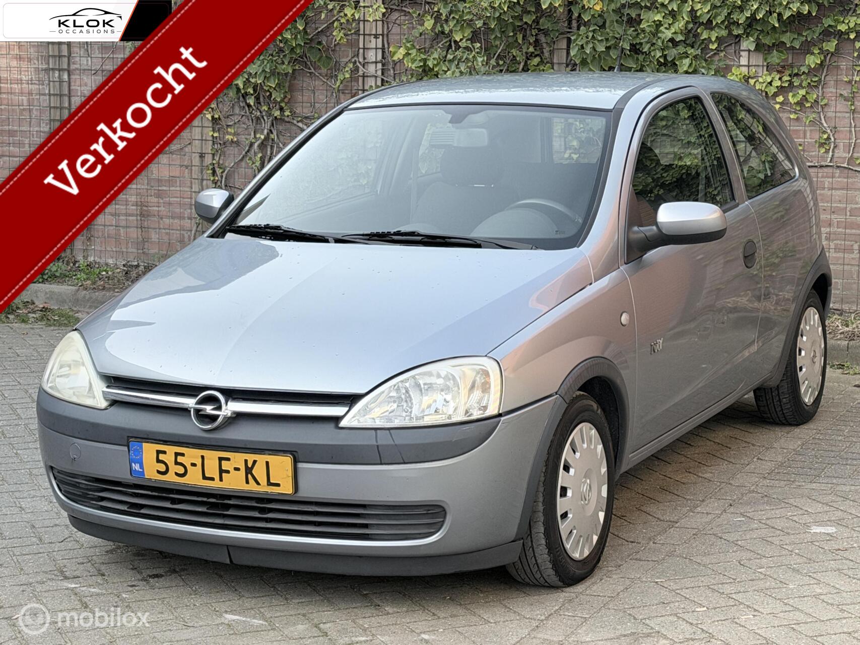 Opel Corsa 1.2-16V Njoy Easytronic Airco Automaat 2002 - voorkant