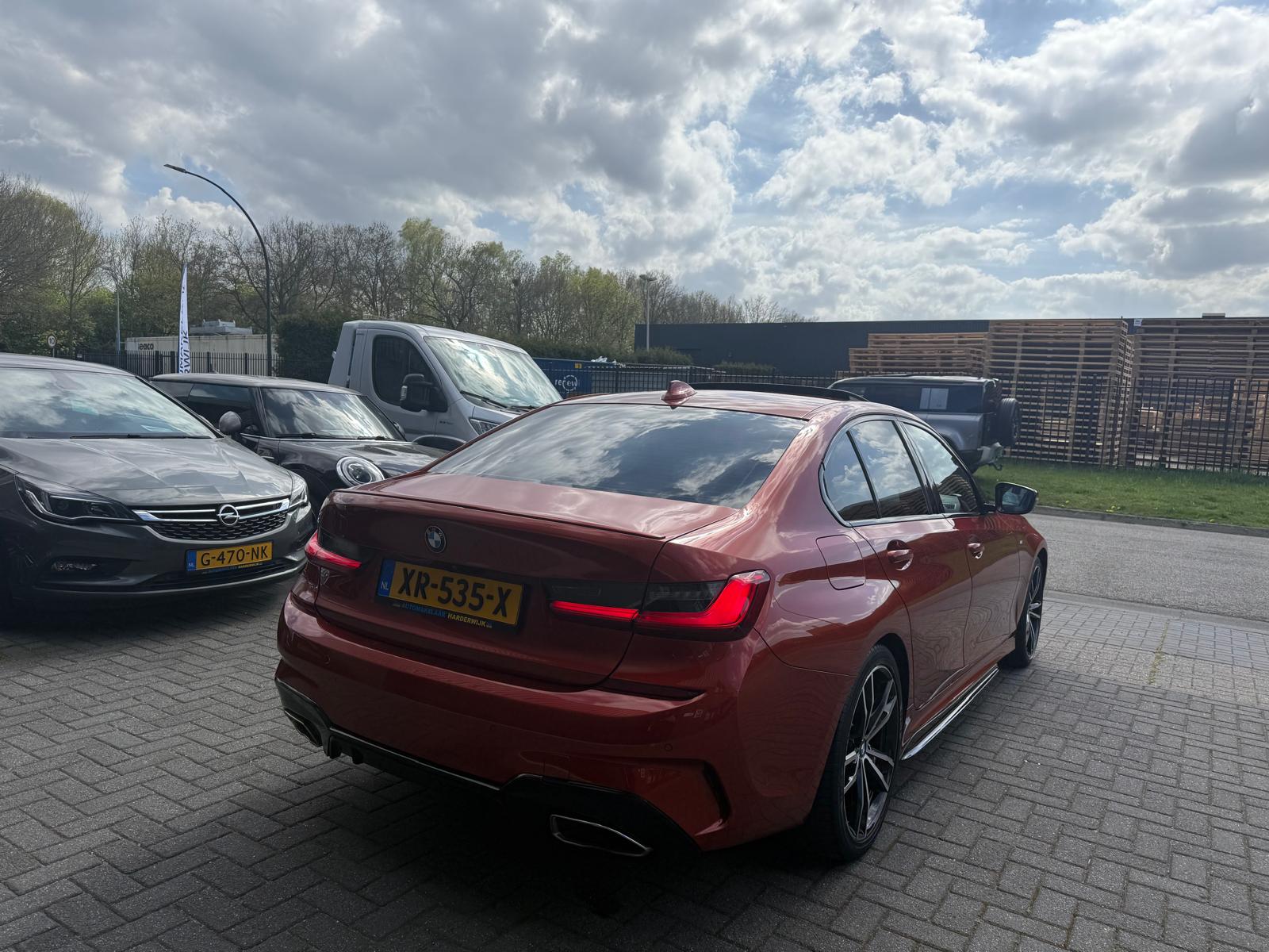 Foto van BMW 330i