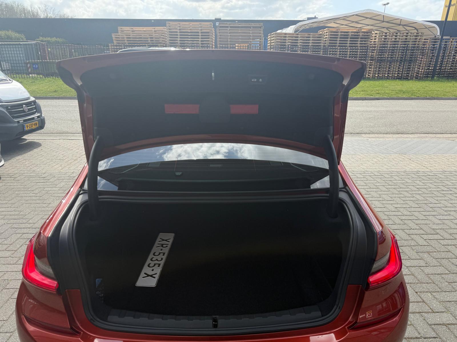 Foto van BMW 330i