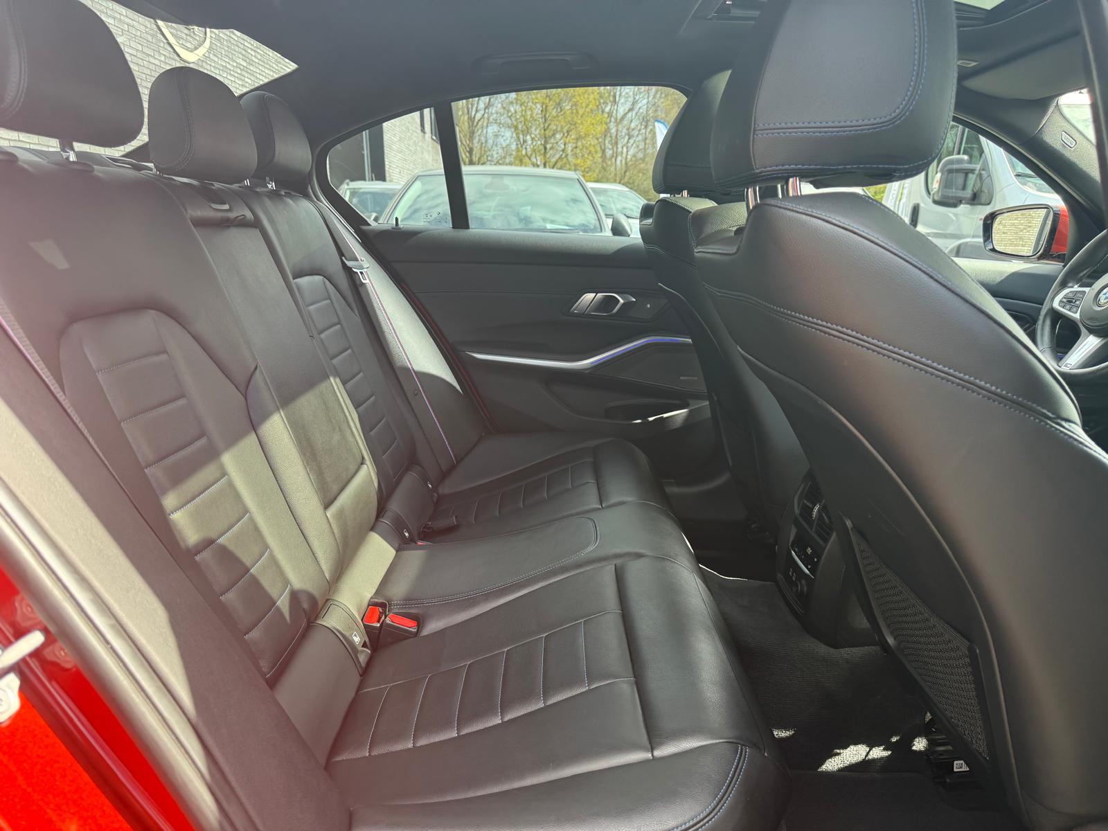 Foto van BMW 330i