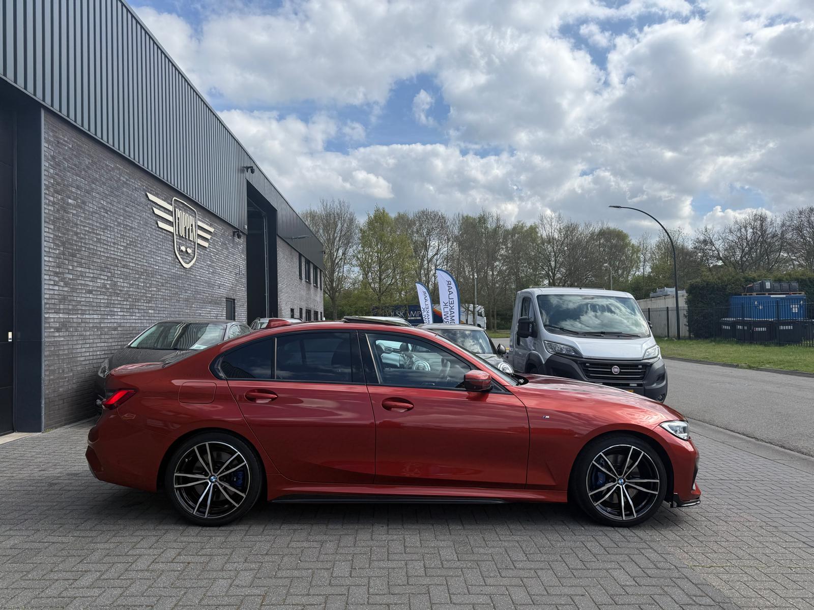 Foto van BMW 330i