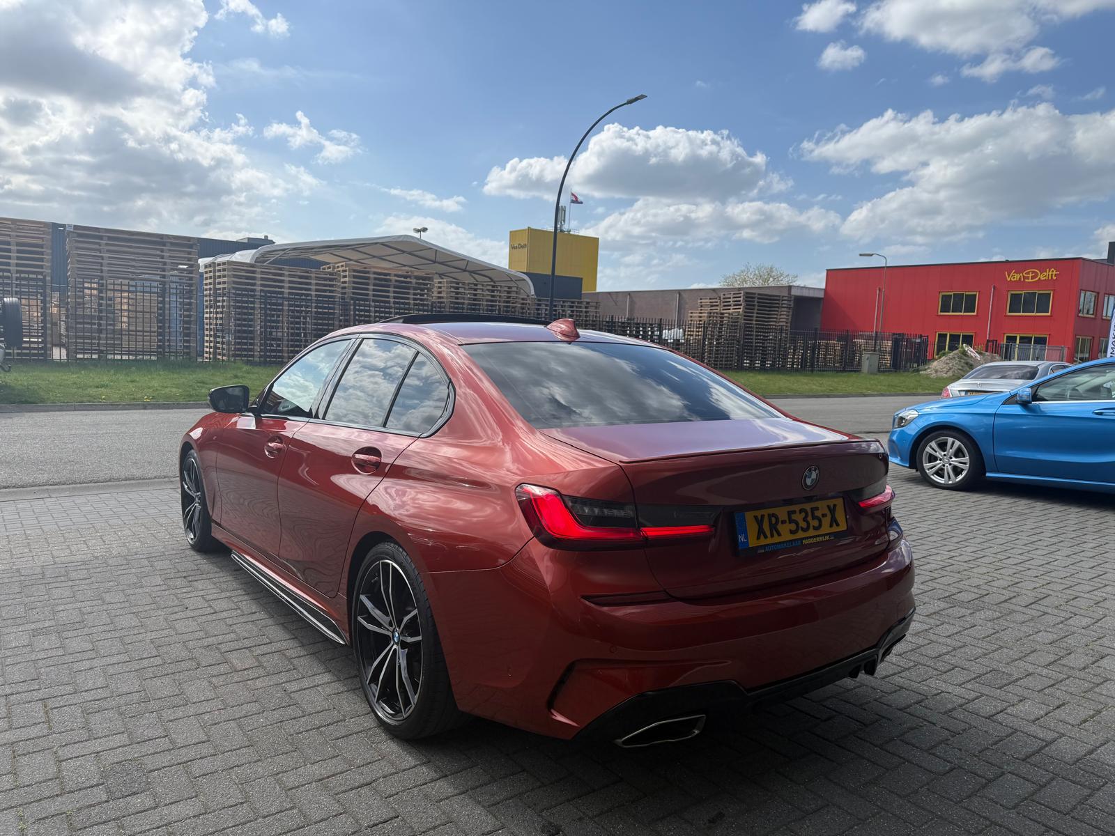 Foto van BMW 330i