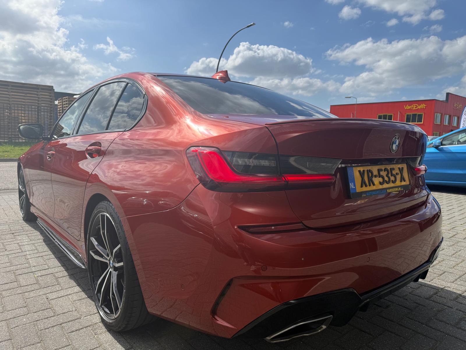 Foto van BMW 330i