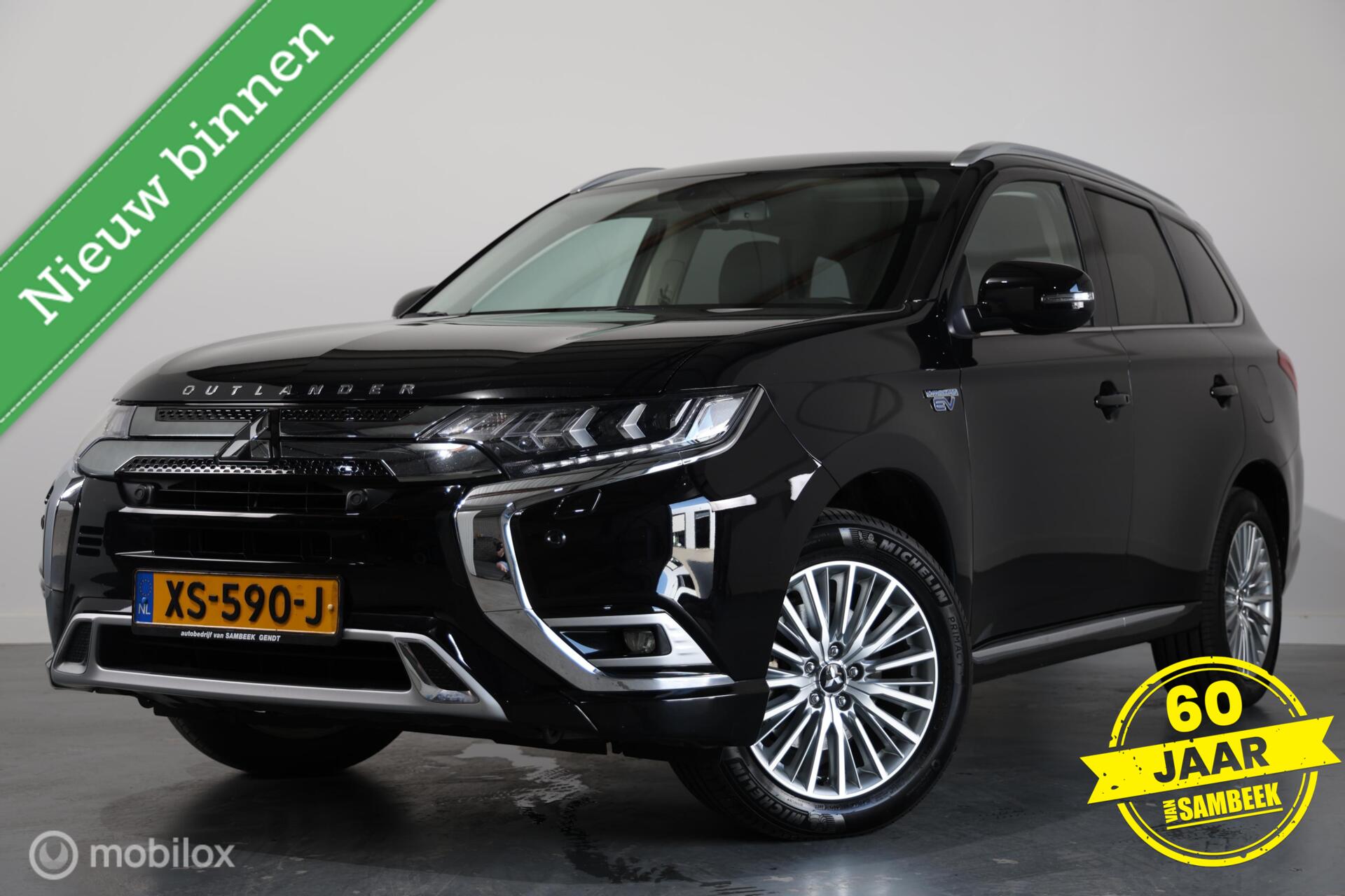Mitsubishi Mitsubishi Outlander 2.4 PHEV Intense - Panoramadak - Camera - Cruise control 2019 - voorkant