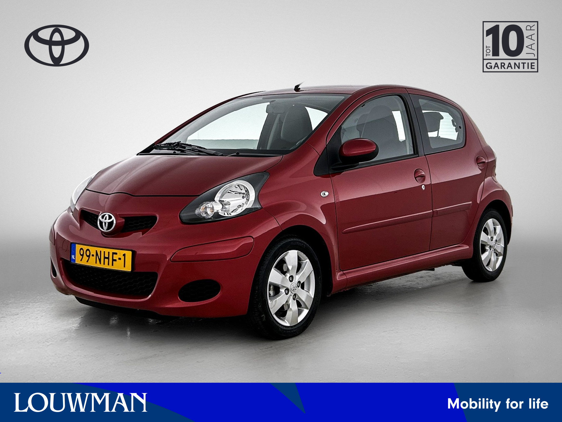 Toyota Toyota Aygo 1.0-12V Aspiration Red Automaat 2010 - voorkant