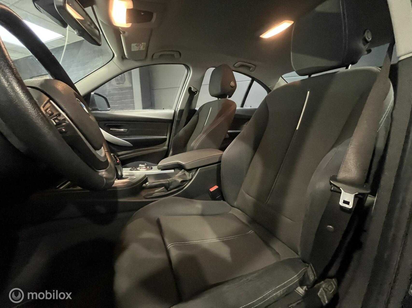 Foto van BMW 320i