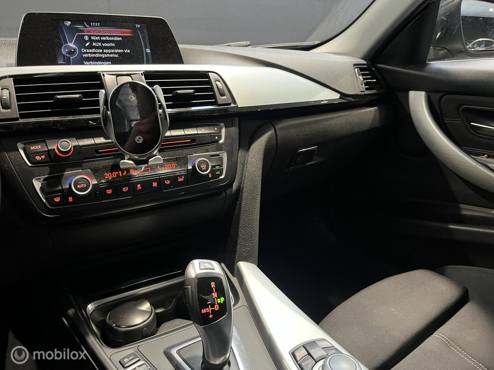 Foto van BMW 320i